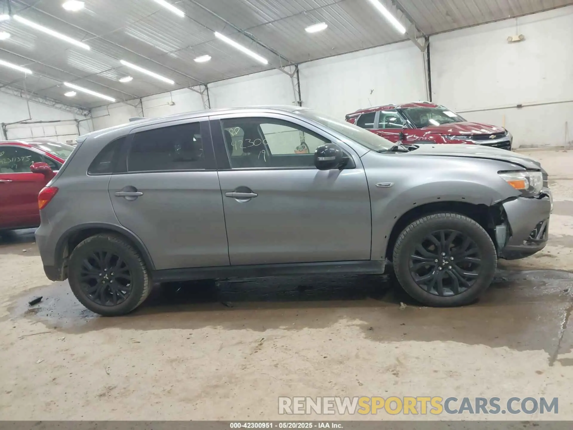 13 fotografías del automóvil dañado JA4AR3AU3KU028605 MITSUBISHI OUTLANDER SPORT 2019