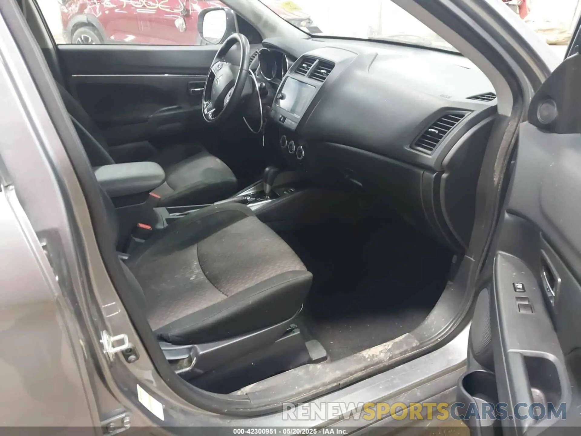 5 fotografías del automóvil dañado JA4AR3AU3KU028605 MITSUBISHI OUTLANDER SPORT 2019