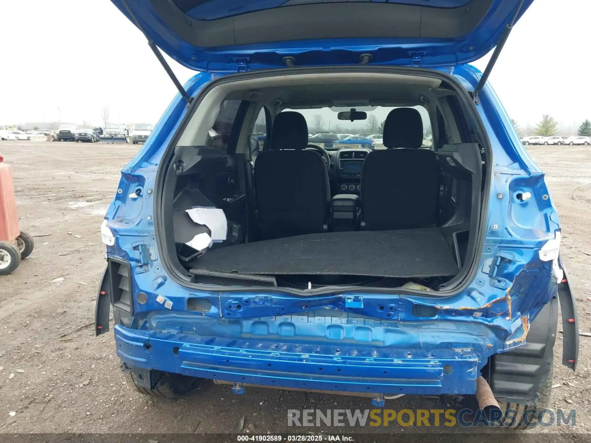 20 fotografías del automóvil dañado JA4AR3AU4KU036065 MITSUBISHI OUTLANDER SPORT 2019