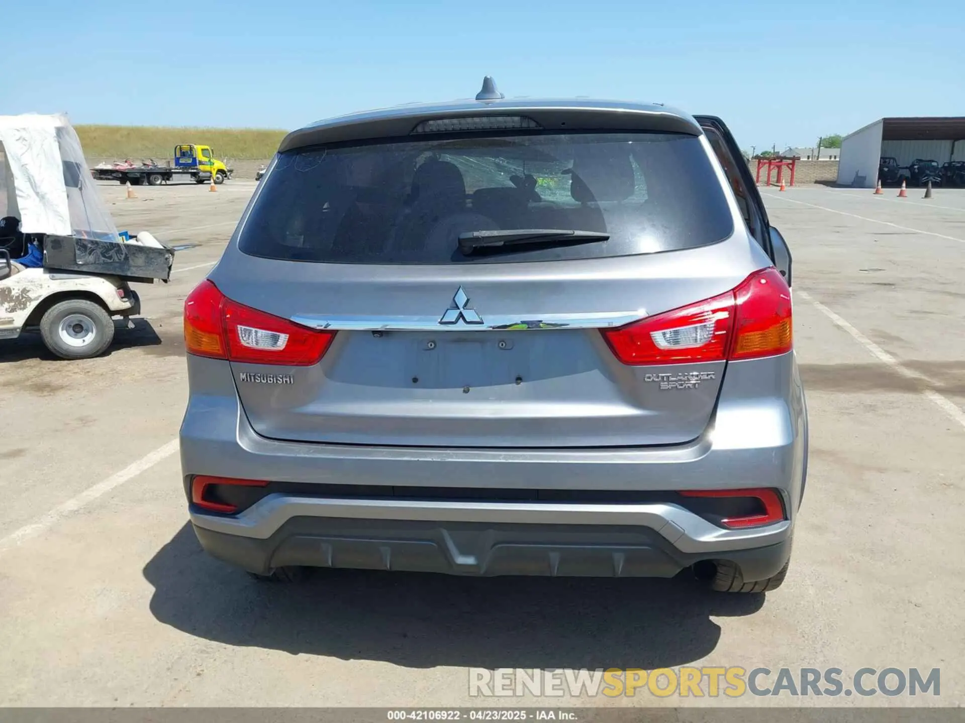 15 fotografías del automóvil dañado JA4AR3AU5KU028816 MITSUBISHI OUTLANDER SPORT 2019