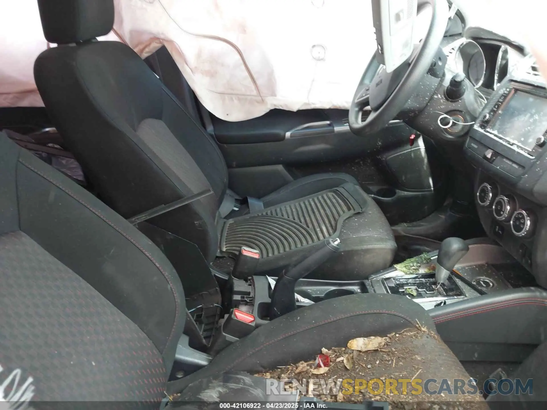 5 fotografías del automóvil dañado JA4AR3AU5KU028816 MITSUBISHI OUTLANDER SPORT 2019