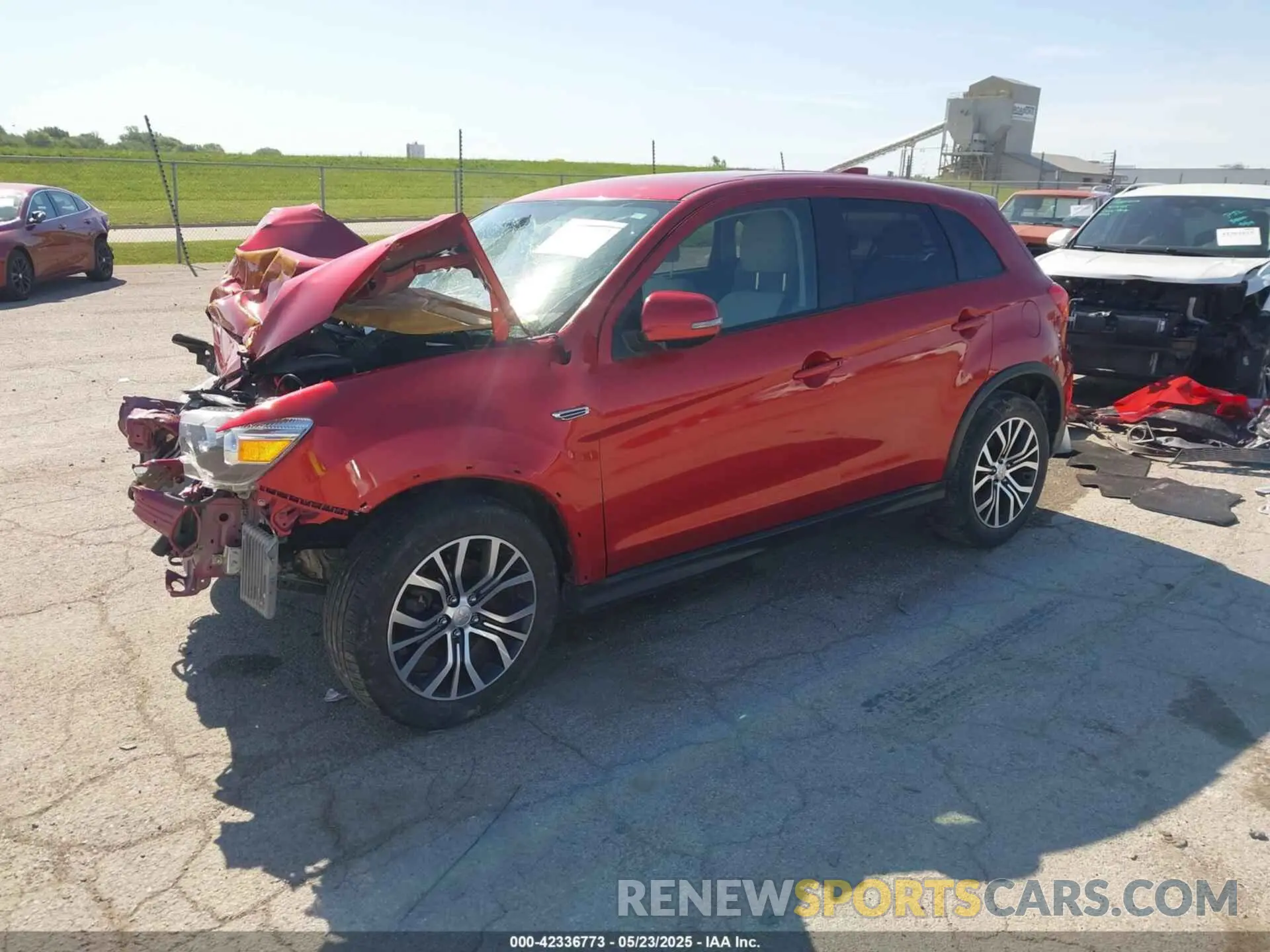 2 fotografías del automóvil dañado JA4AR3AU6KU007957 MITSUBISHI OUTLANDER SPORT 2019