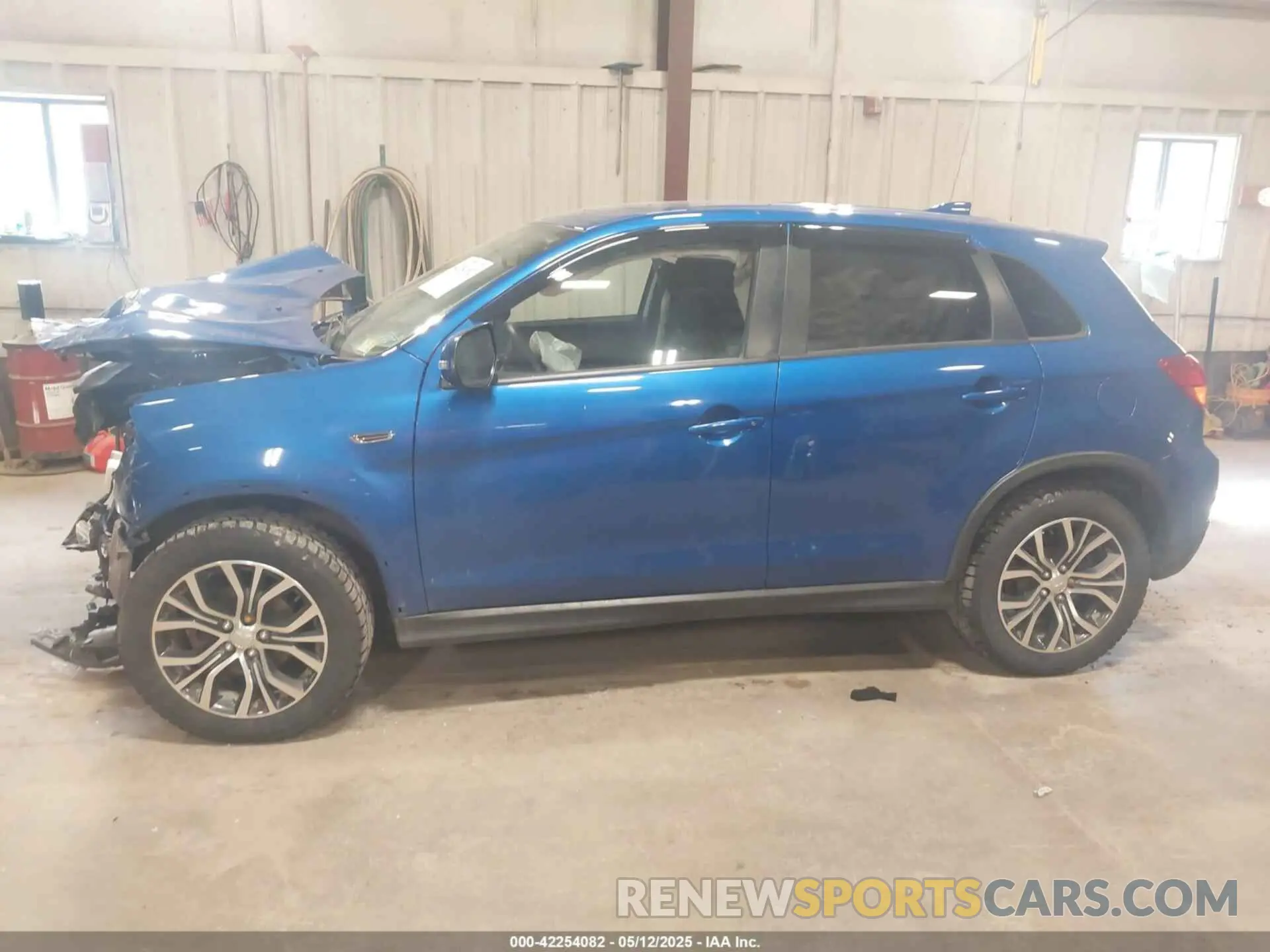 15 fotografías del automóvil dañado JA4AR3AU6KU033202 MITSUBISHI OUTLANDER SPORT 2019