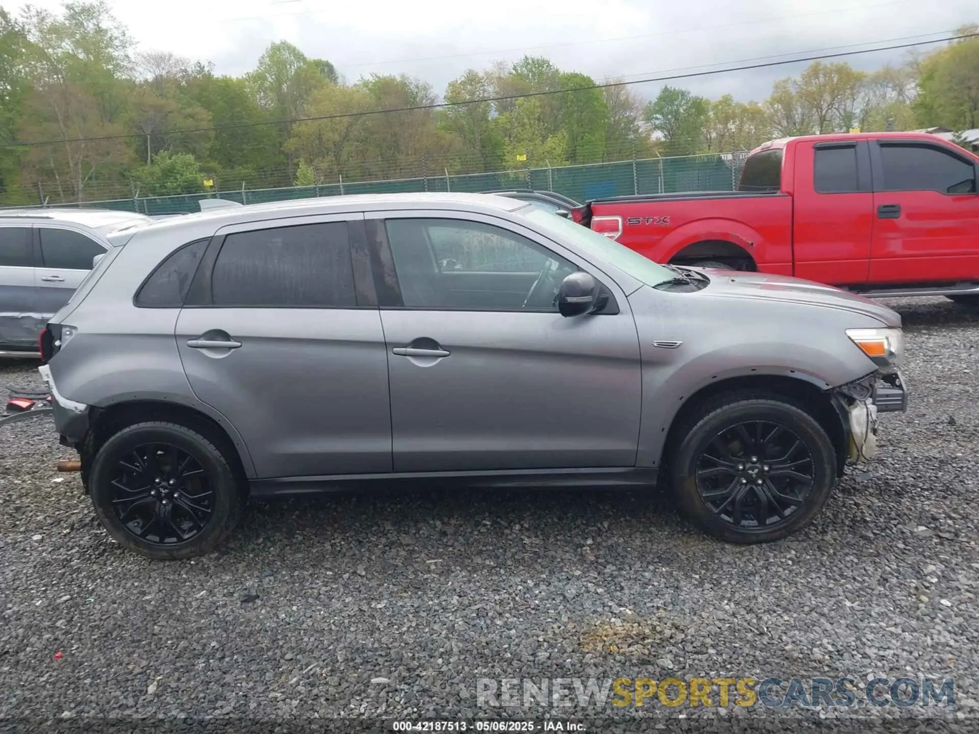 14 fotografías del automóvil dañado JA4AR3AUXKU023773 MITSUBISHI OUTLANDER SPORT 2019