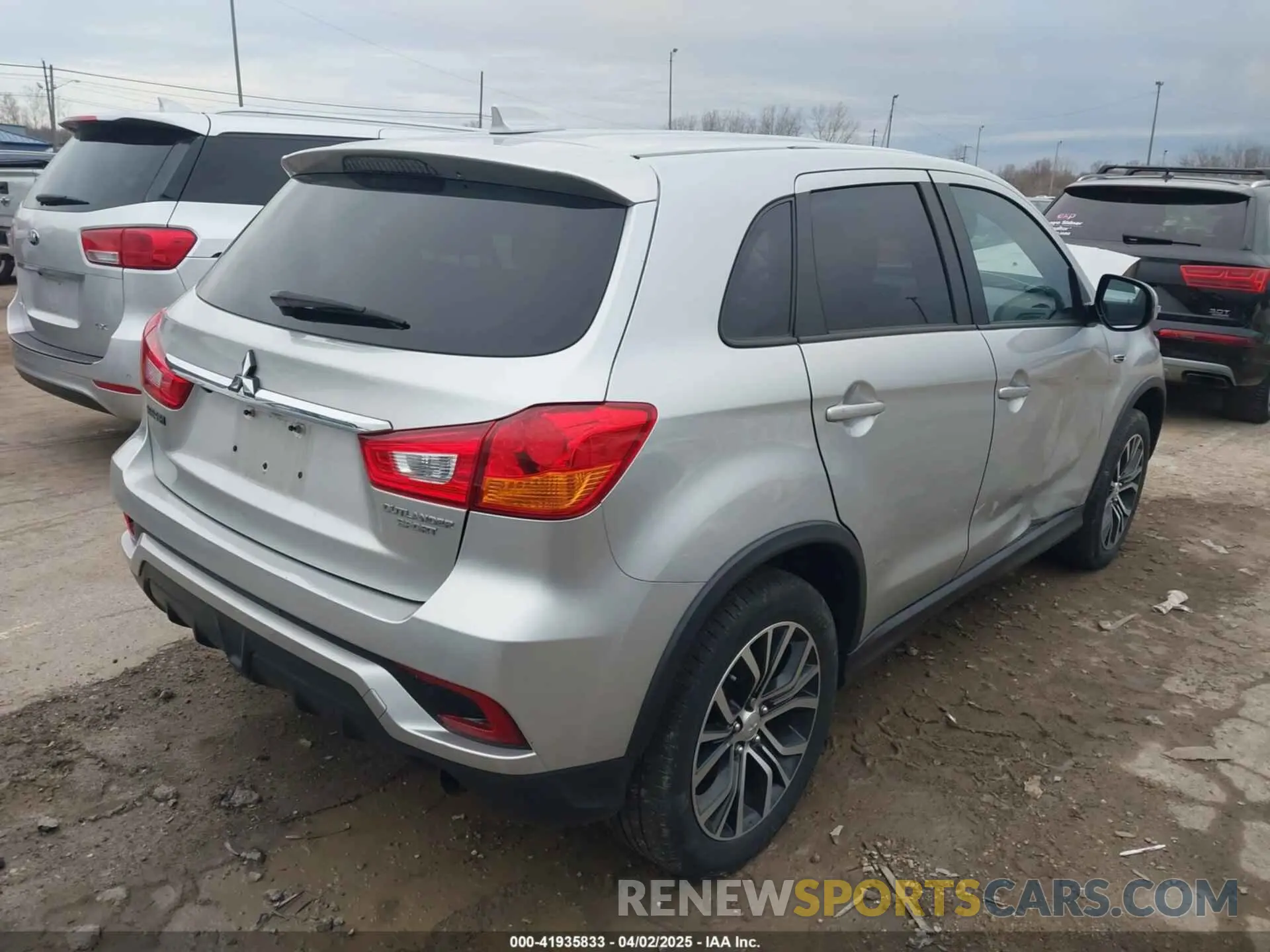 4 fotografías del automóvil dañado JA4AR3AUXKU024194 MITSUBISHI OUTLANDER SPORT 2019