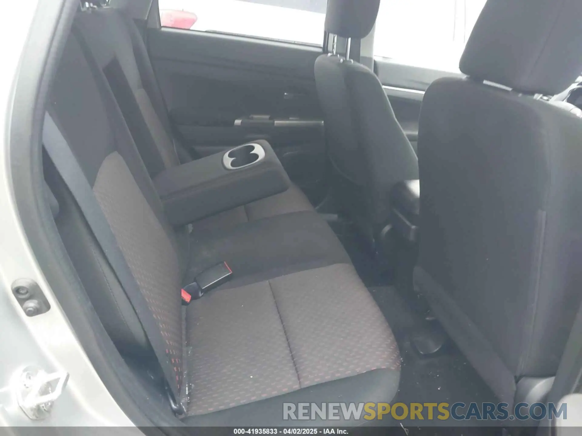 8 fotografías del automóvil dañado JA4AR3AUXKU024194 MITSUBISHI OUTLANDER SPORT 2019