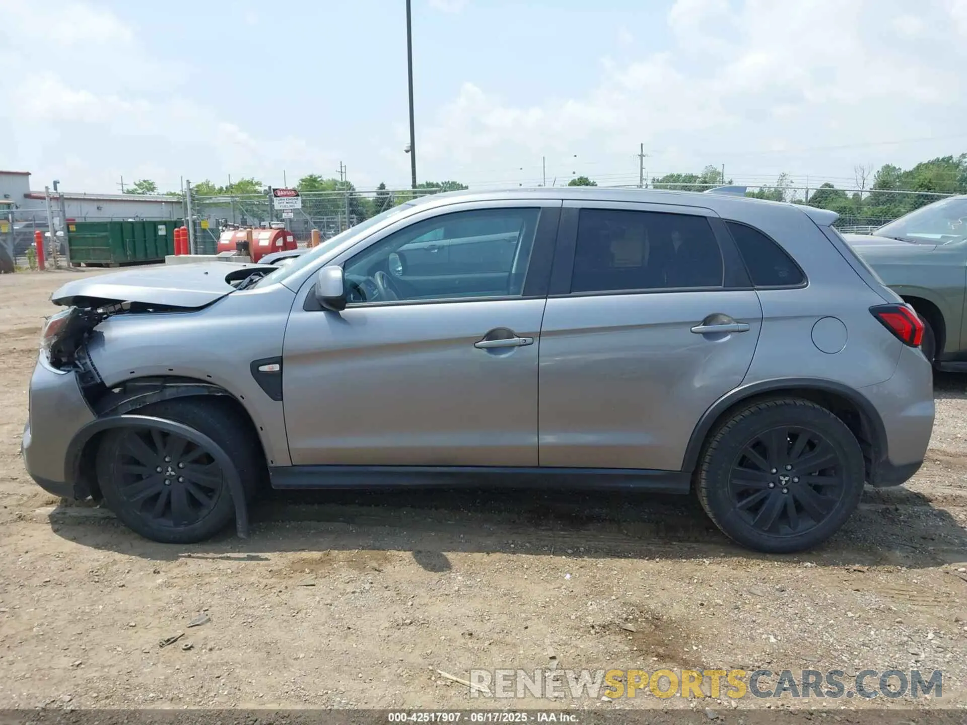 14 fotografías del automóvil dañado JA4AP3AU2LU013097 MITSUBISHI OUTLANDER SPORT 2020