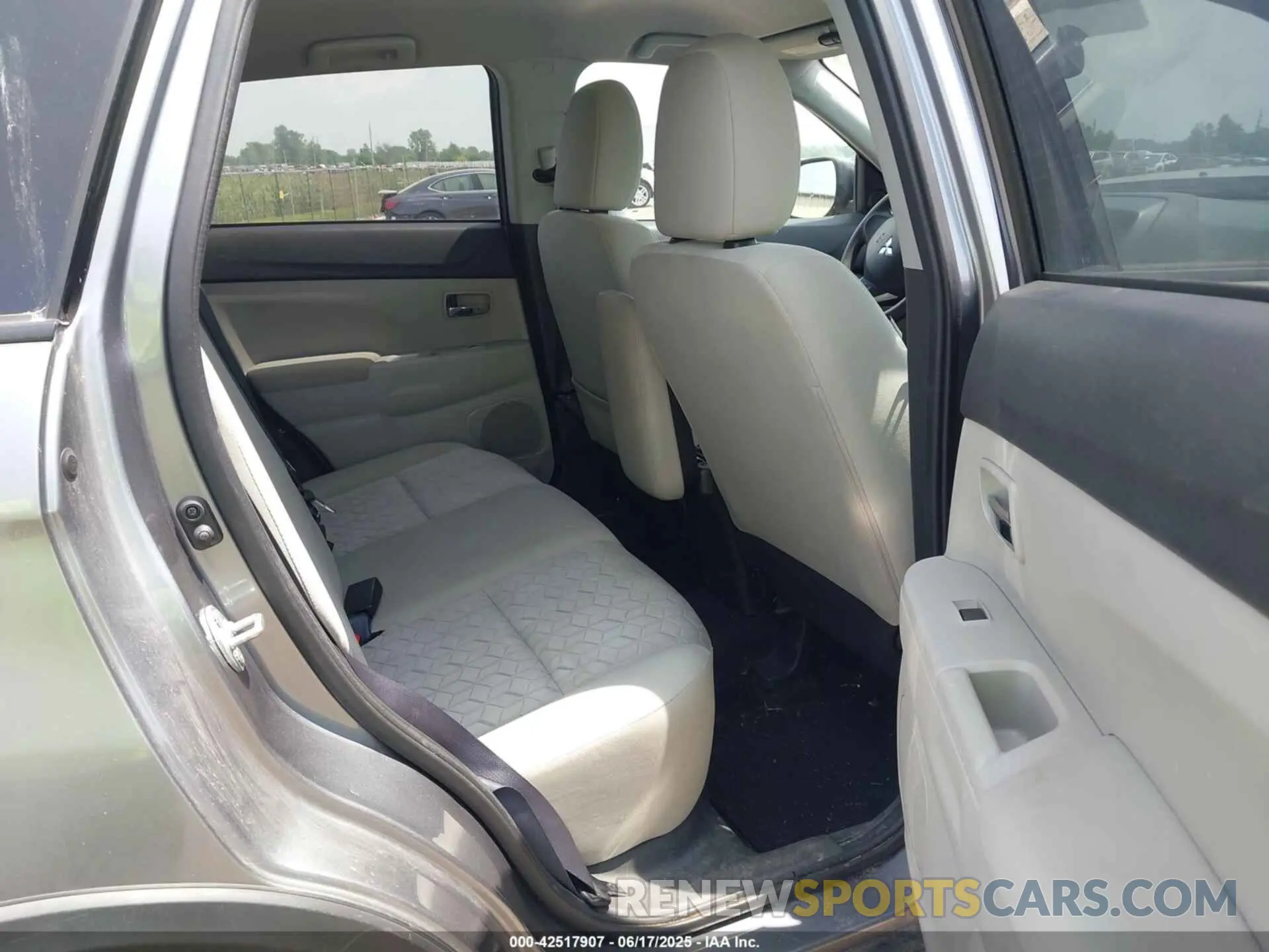 8 fotografías del automóvil dañado JA4AP3AU2LU013097 MITSUBISHI OUTLANDER SPORT 2020