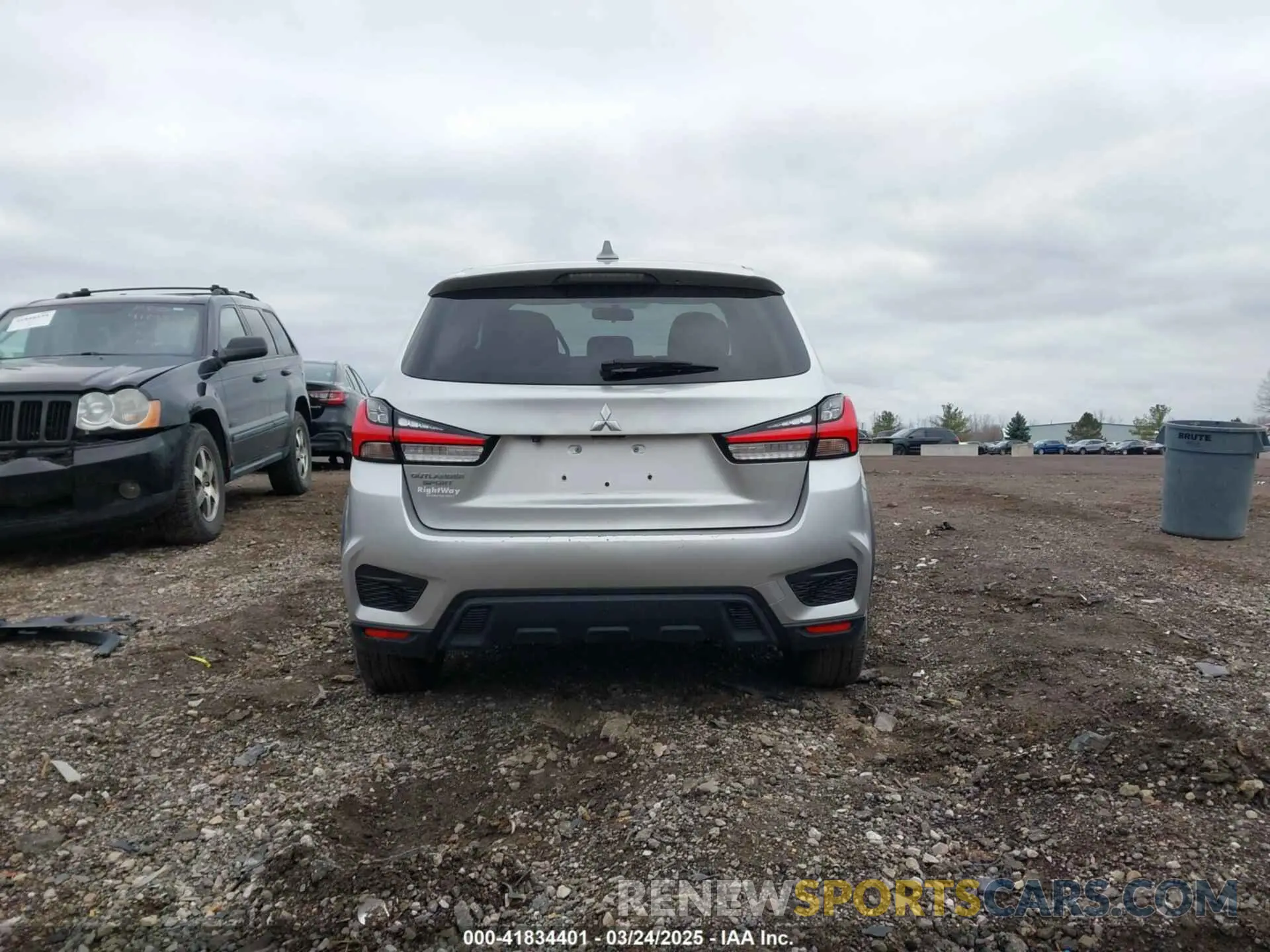 16 fotografías del automóvil dañado JA4AP3AU6LU017511 MITSUBISHI OUTLANDER SPORT 2020