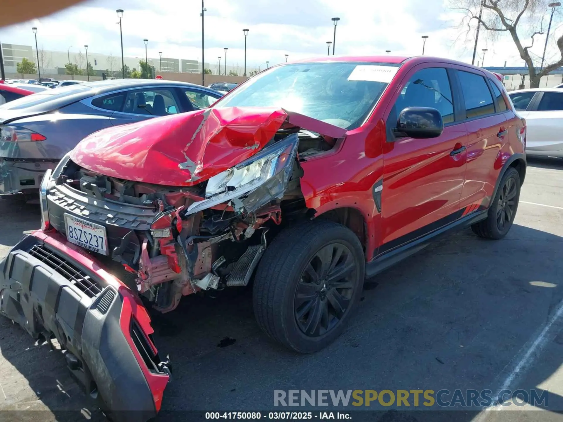 2 fotografías del automóvil dañado JA4AP3AU6LU025110 MITSUBISHI OUTLANDER SPORT 2020