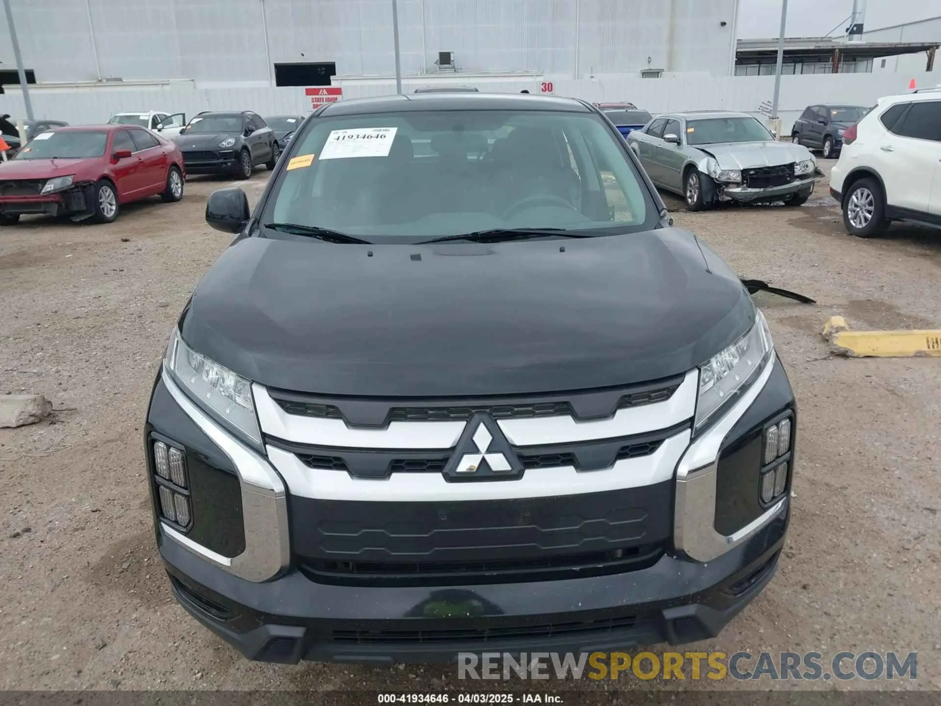 13 fotografías del automóvil dañado JA4AP3AU7LU008705 MITSUBISHI OUTLANDER SPORT 2020