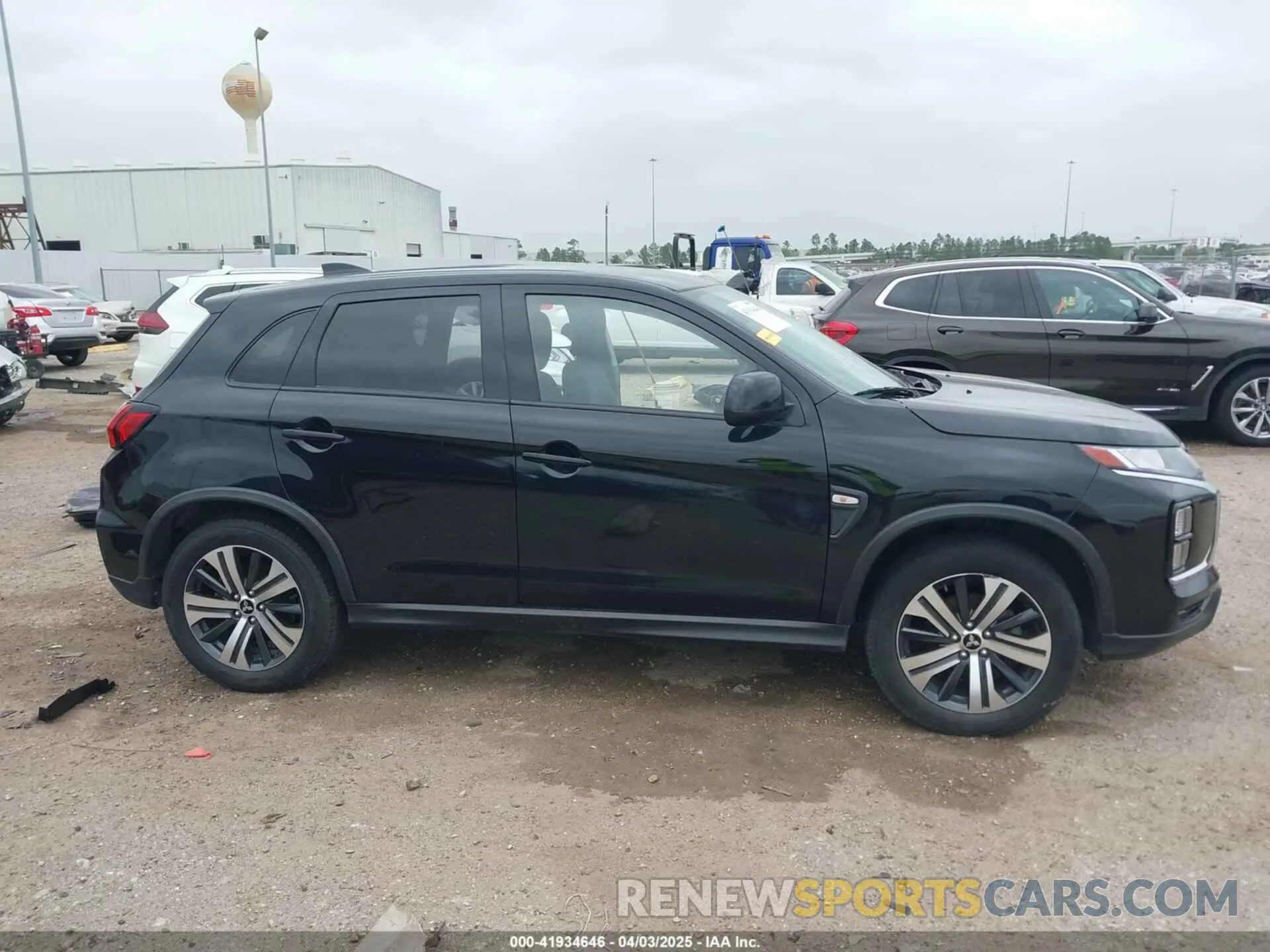 14 fotografías del automóvil dañado JA4AP3AU7LU008705 MITSUBISHI OUTLANDER SPORT 2020