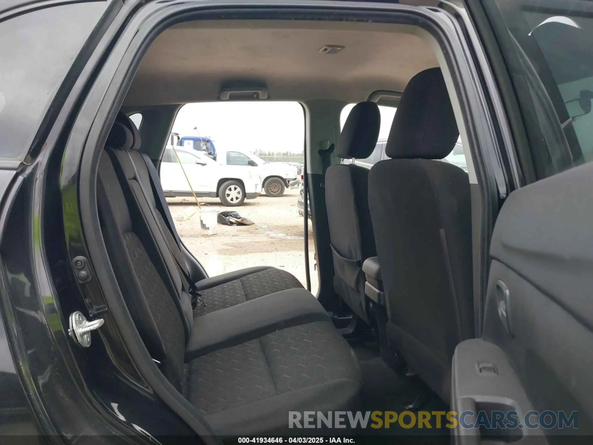 8 fotografías del automóvil dañado JA4AP3AU7LU008705 MITSUBISHI OUTLANDER SPORT 2020