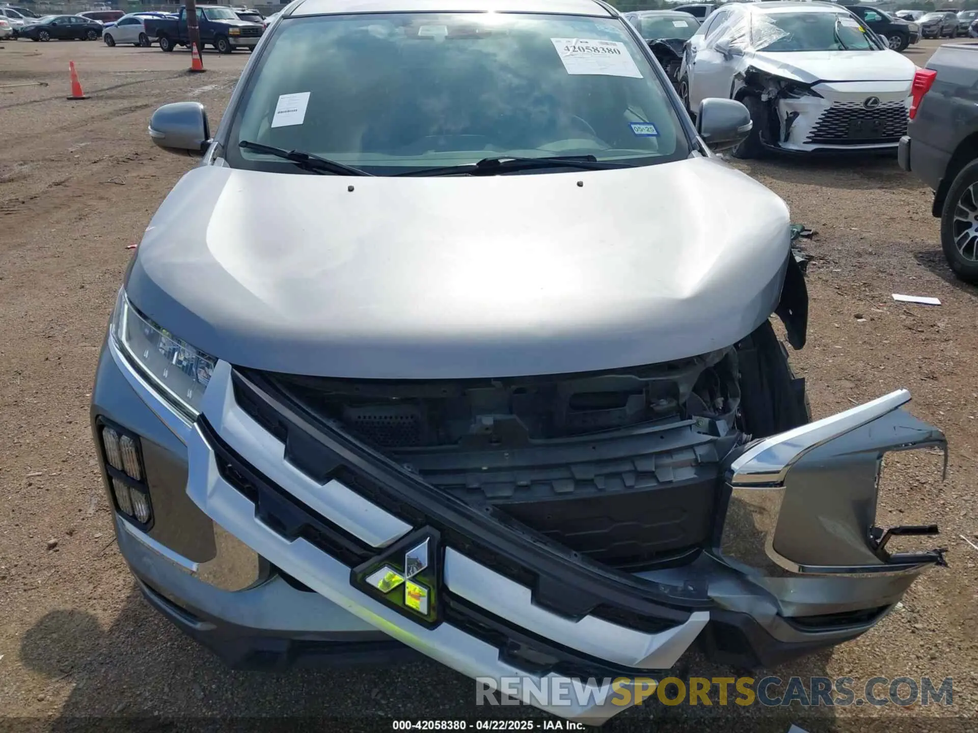 12 fotografías del automóvil dañado JA4AP4AU1LU028504 MITSUBISHI OUTLANDER SPORT 2020