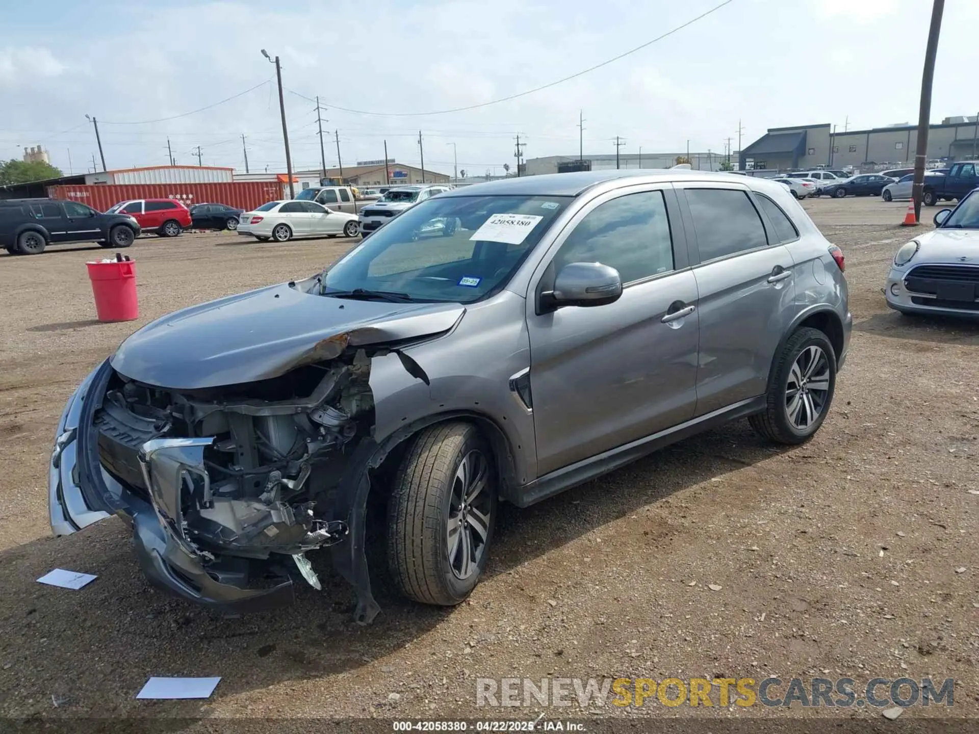2 fotografías del automóvil dañado JA4AP4AU1LU028504 MITSUBISHI OUTLANDER SPORT 2020