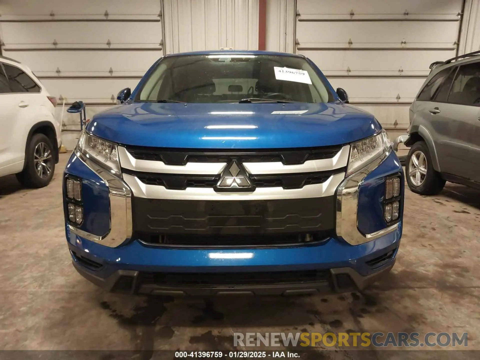 13 fotografías del automóvil dañado JA4AR3AU0LU029888 MITSUBISHI OUTLANDER SPORT 2020