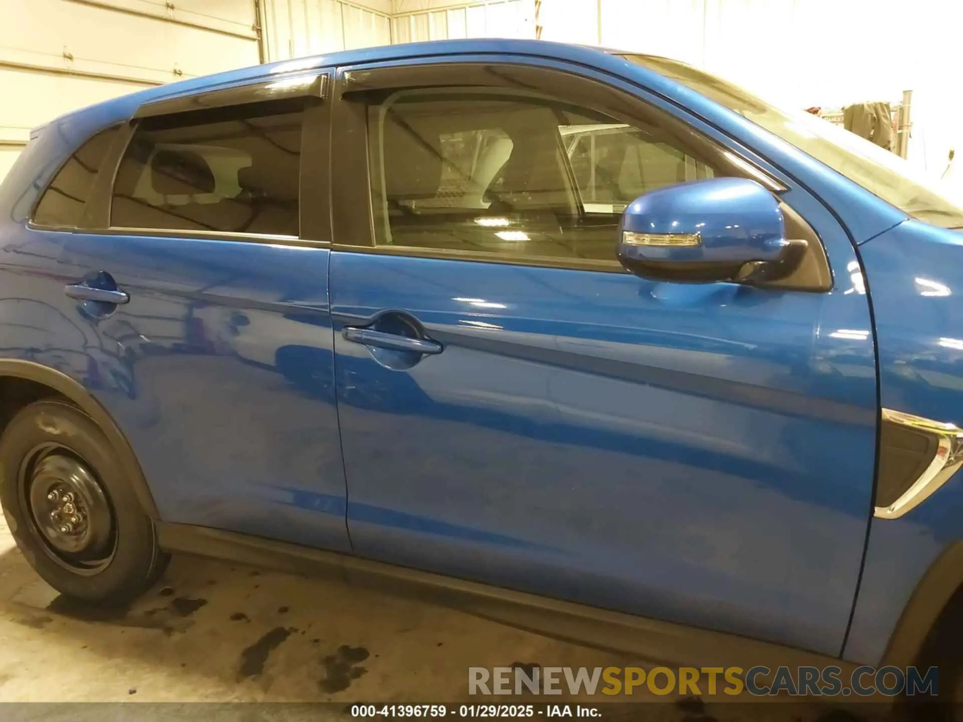 14 fotografías del automóvil dañado JA4AR3AU0LU029888 MITSUBISHI OUTLANDER SPORT 2020