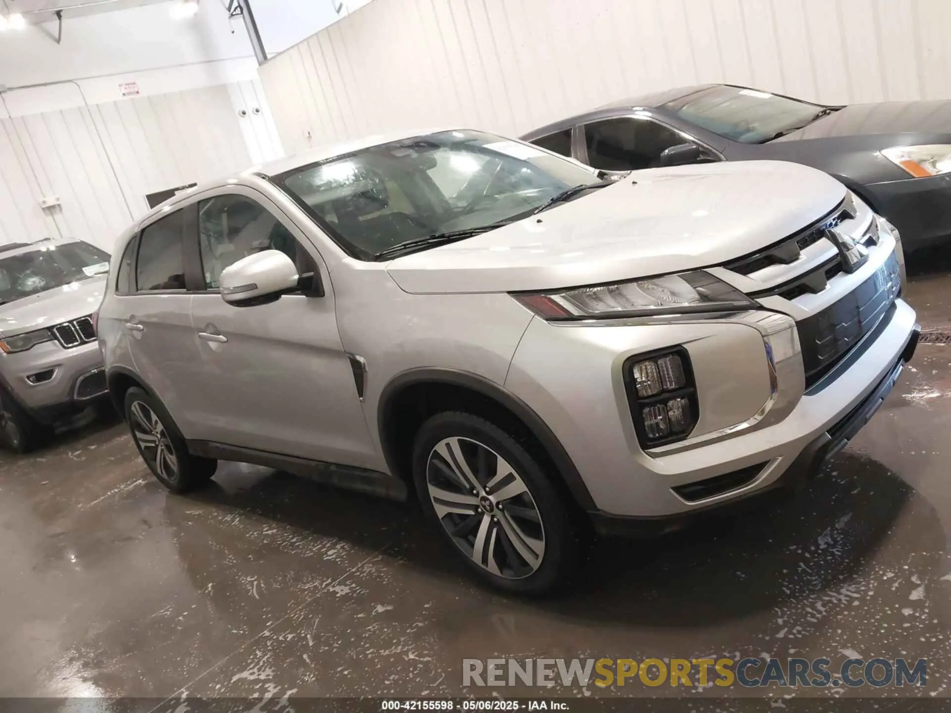 13 fotografías del automóvil dañado JA4AR3AU1LU020245 MITSUBISHI OUTLANDER SPORT 2020