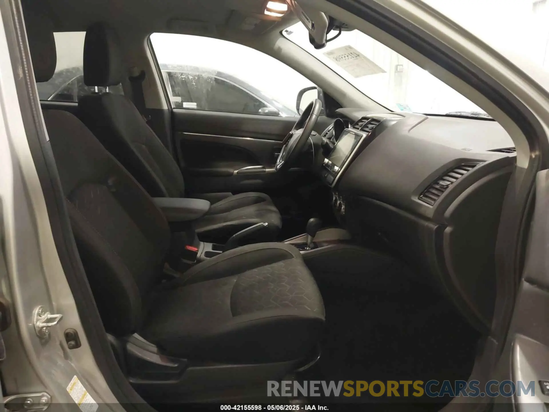 5 fotografías del automóvil dañado JA4AR3AU1LU020245 MITSUBISHI OUTLANDER SPORT 2020