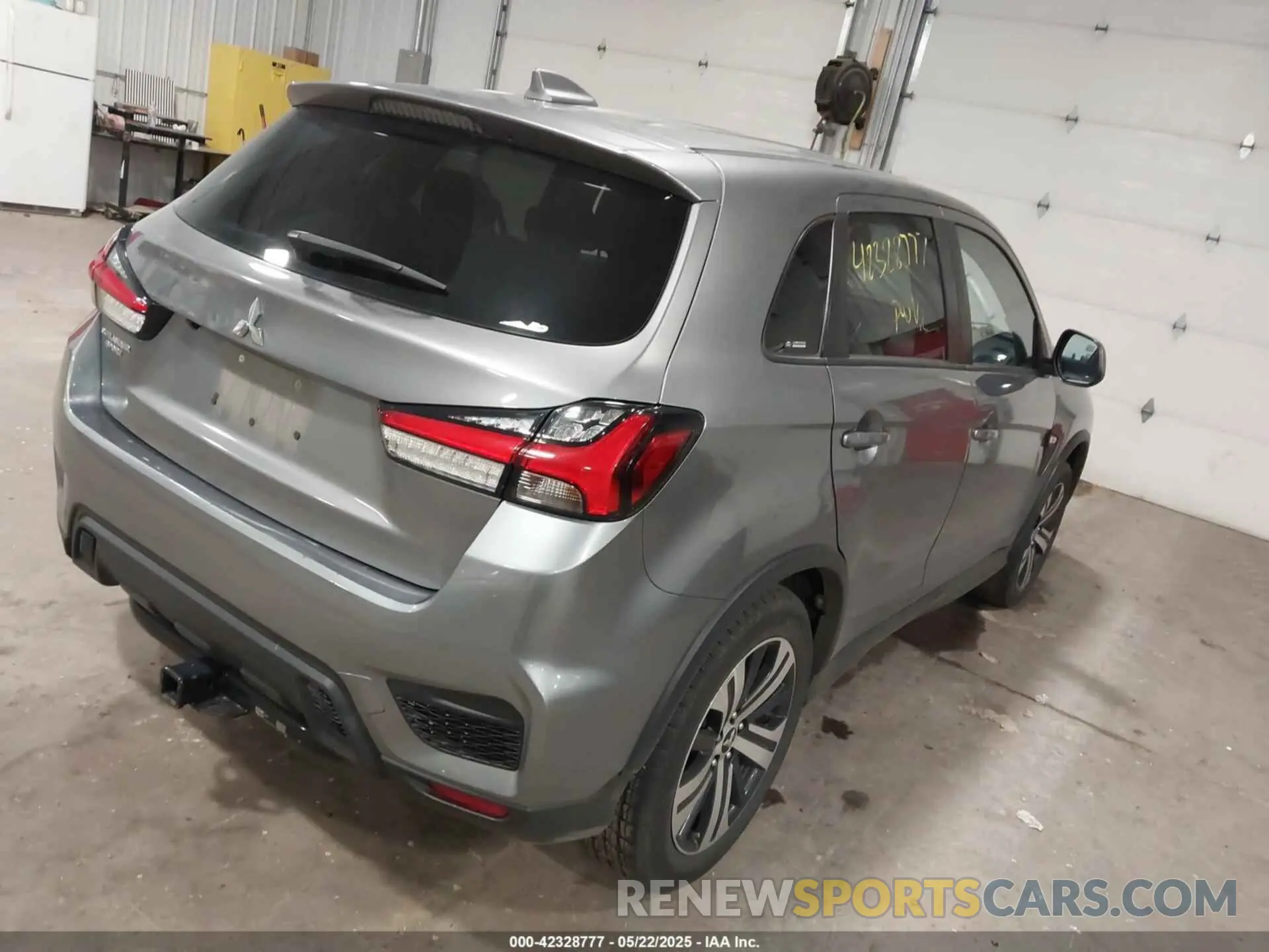 4 fotografías del automóvil dañado JA4AR3AU2LU016320 MITSUBISHI OUTLANDER SPORT 2020