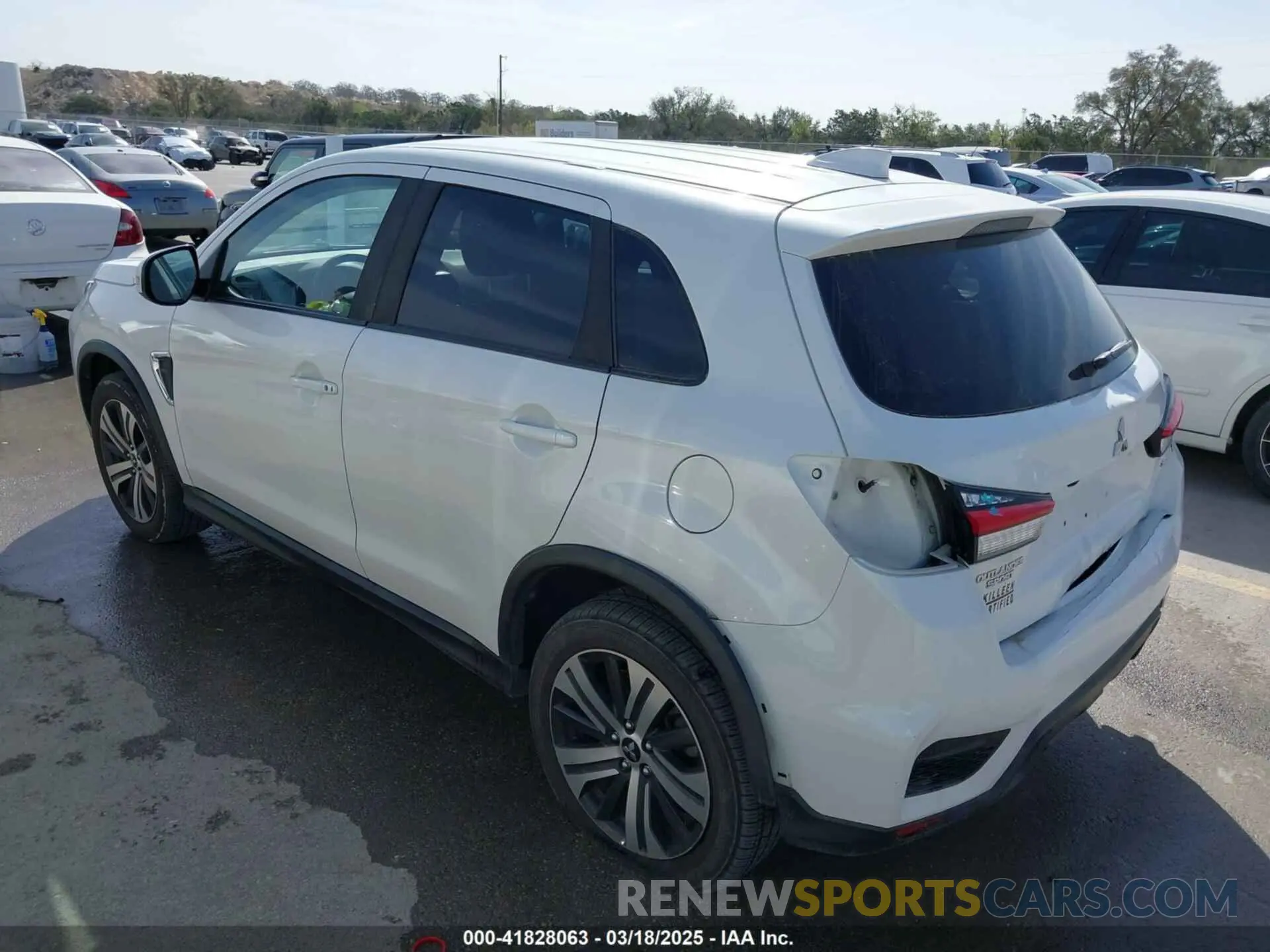 3 fotografías del automóvil dañado JA4AR3AU5LU010429 MITSUBISHI OUTLANDER SPORT 2020