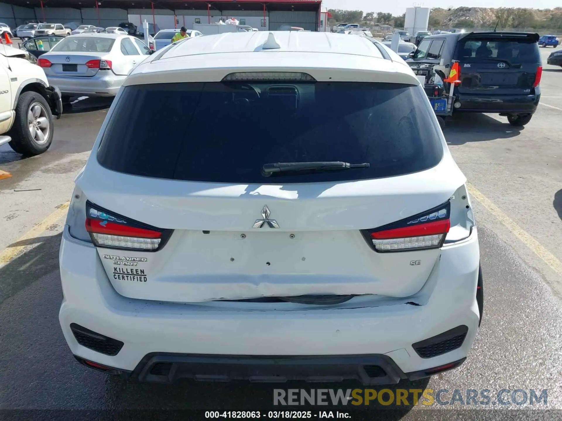 6 fotografías del automóvil dañado JA4AR3AU5LU010429 MITSUBISHI OUTLANDER SPORT 2020