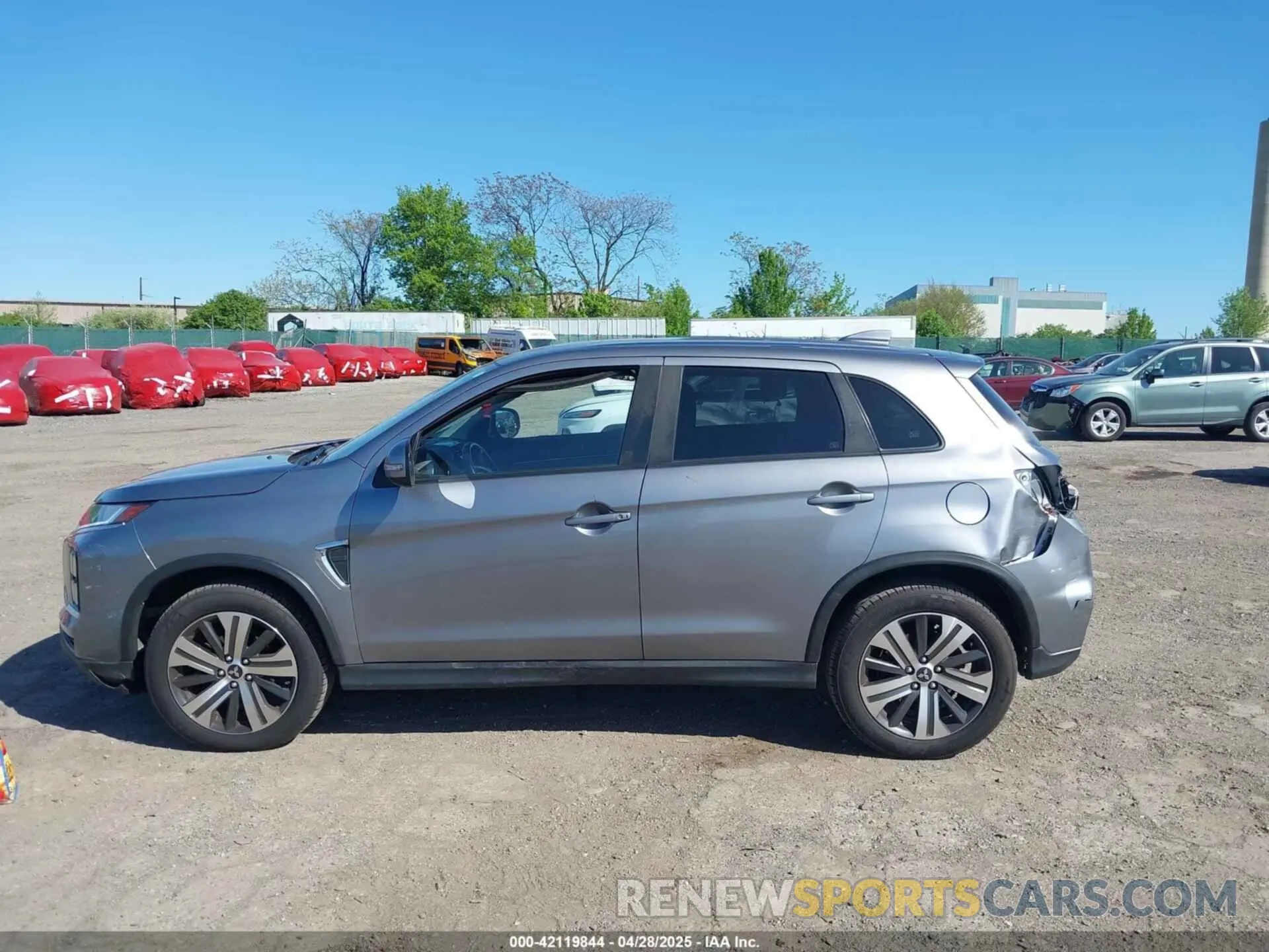 14 fotografías del automóvil dañado JA4AR3AU6LU023903 MITSUBISHI OUTLANDER SPORT 2020
