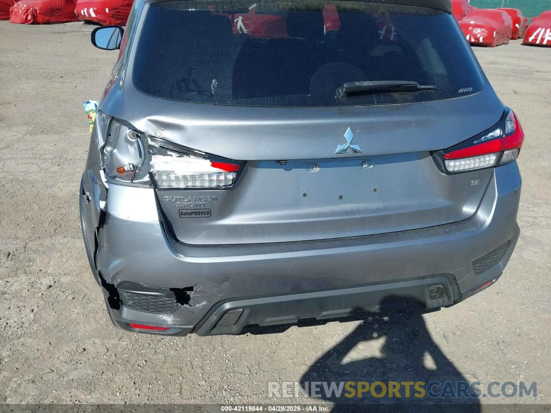 19 fotografías del automóvil dañado JA4AR3AU6LU023903 MITSUBISHI OUTLANDER SPORT 2020
