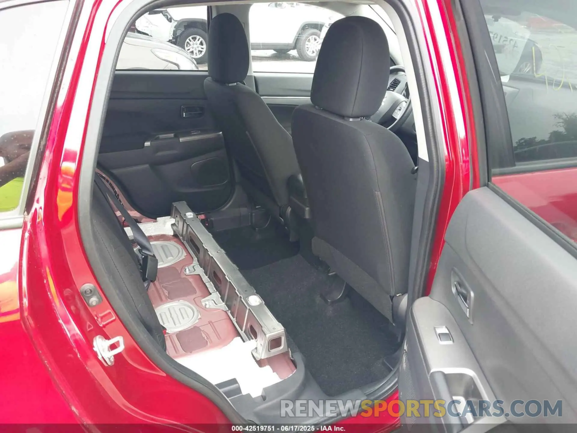 8 fotografías del automóvil dañado JA4AR3AU8LU007959 MITSUBISHI OUTLANDER SPORT 2020