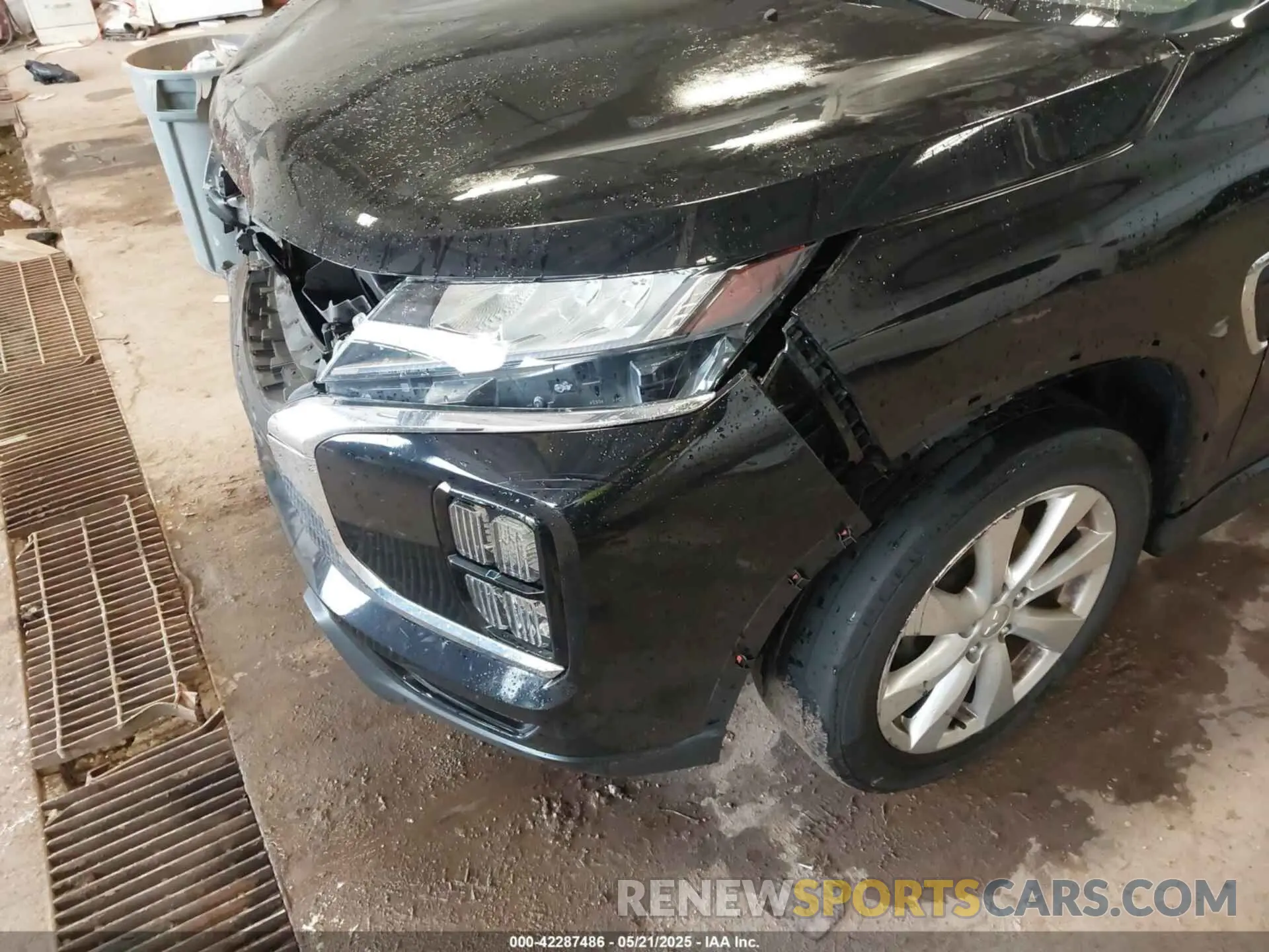 16 fotografías del automóvil dañado JA4AR3AU8LU029105 MITSUBISHI OUTLANDER SPORT 2020