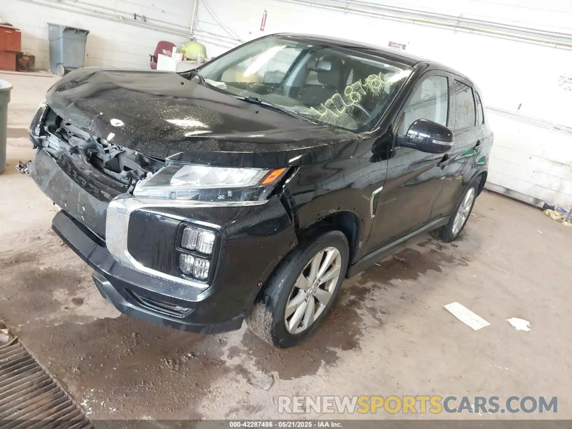 2 fotografías del automóvil dañado JA4AR3AU8LU029105 MITSUBISHI OUTLANDER SPORT 2020