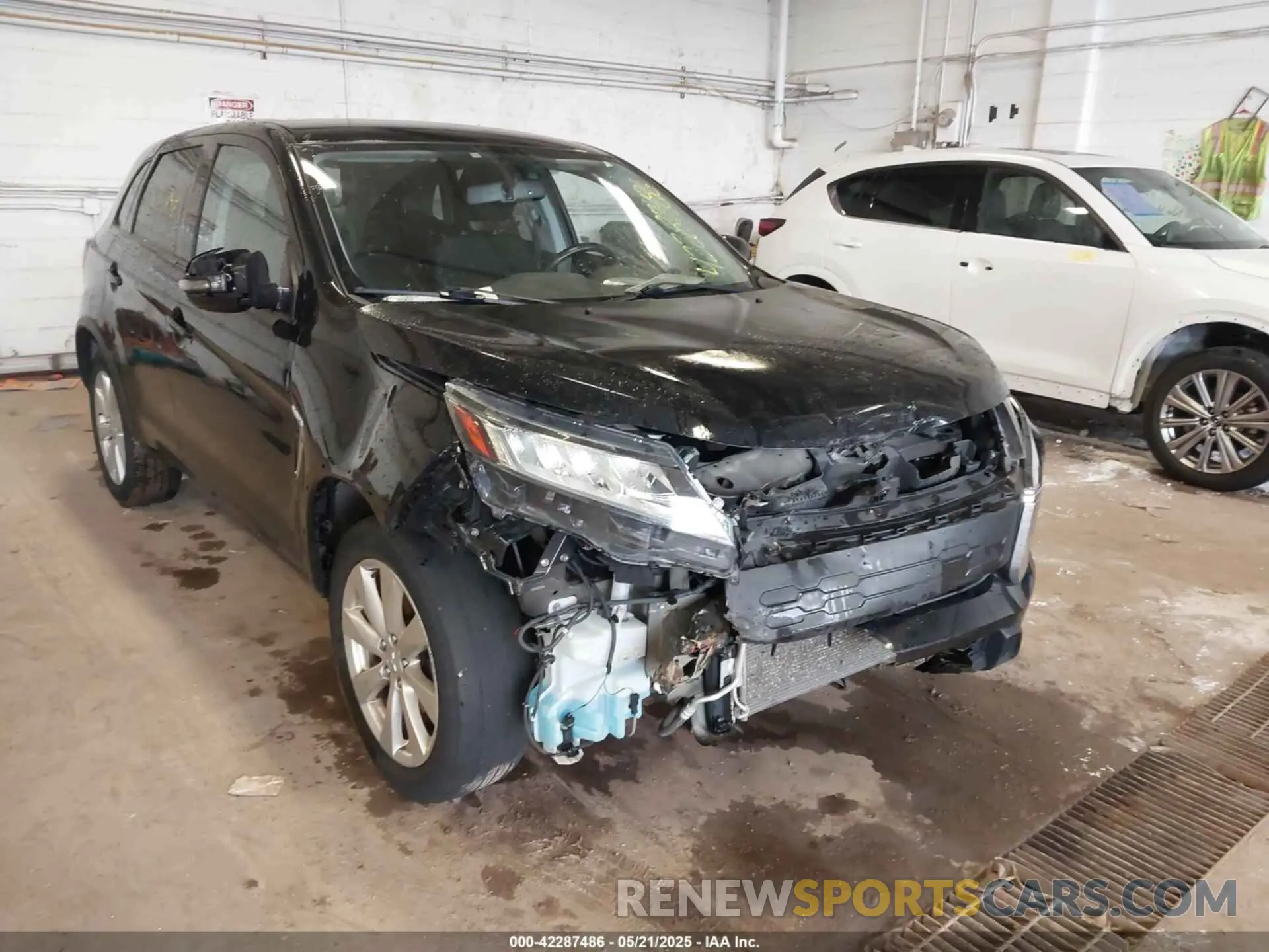 6 fotografías del automóvil dañado JA4AR3AU8LU029105 MITSUBISHI OUTLANDER SPORT 2020