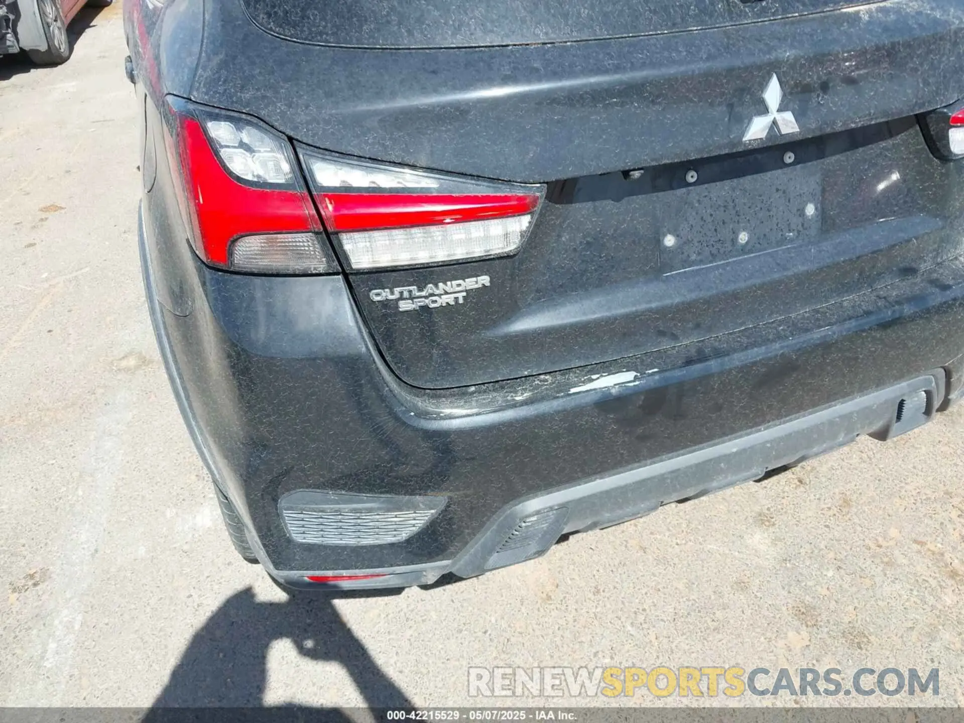 6 fotografías del automóvil dañado JA4AR3AU9LU021336 MITSUBISHI OUTLANDER SPORT 2020