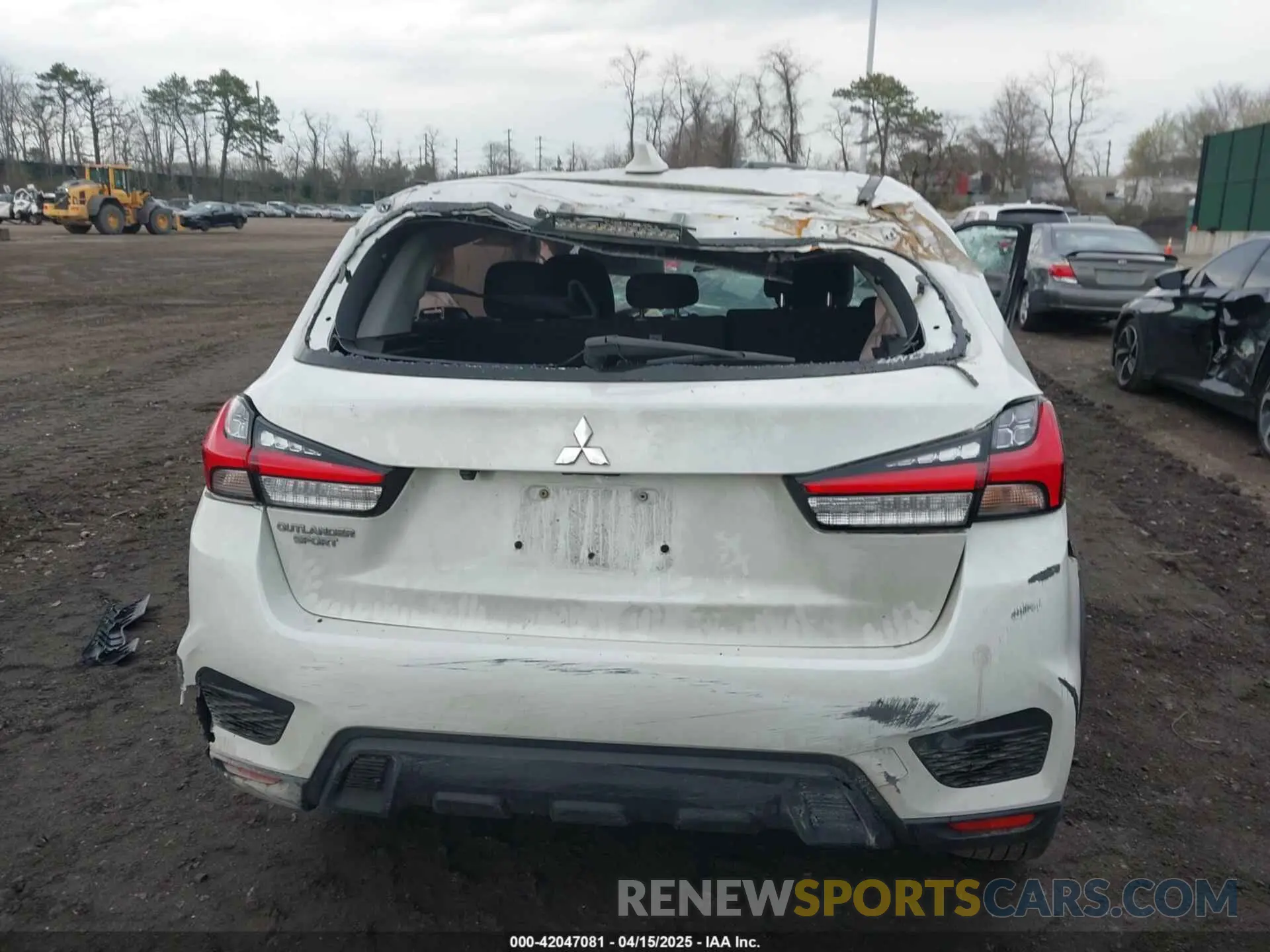 17 fotografías del automóvil dañado JA4AR3AUXLU027372 MITSUBISHI OUTLANDER SPORT 2020