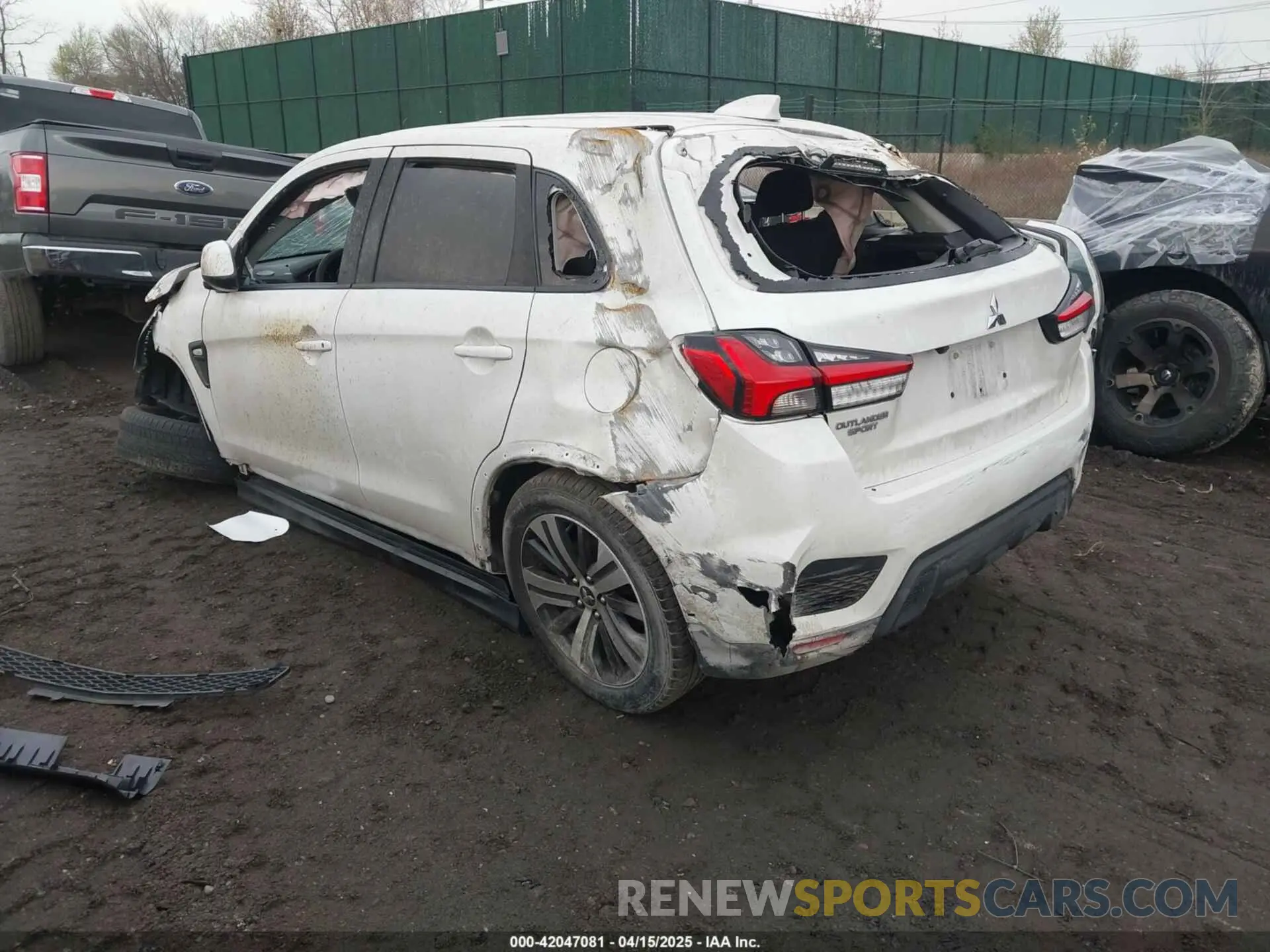 3 fotografías del automóvil dañado JA4AR3AUXLU027372 MITSUBISHI OUTLANDER SPORT 2020
