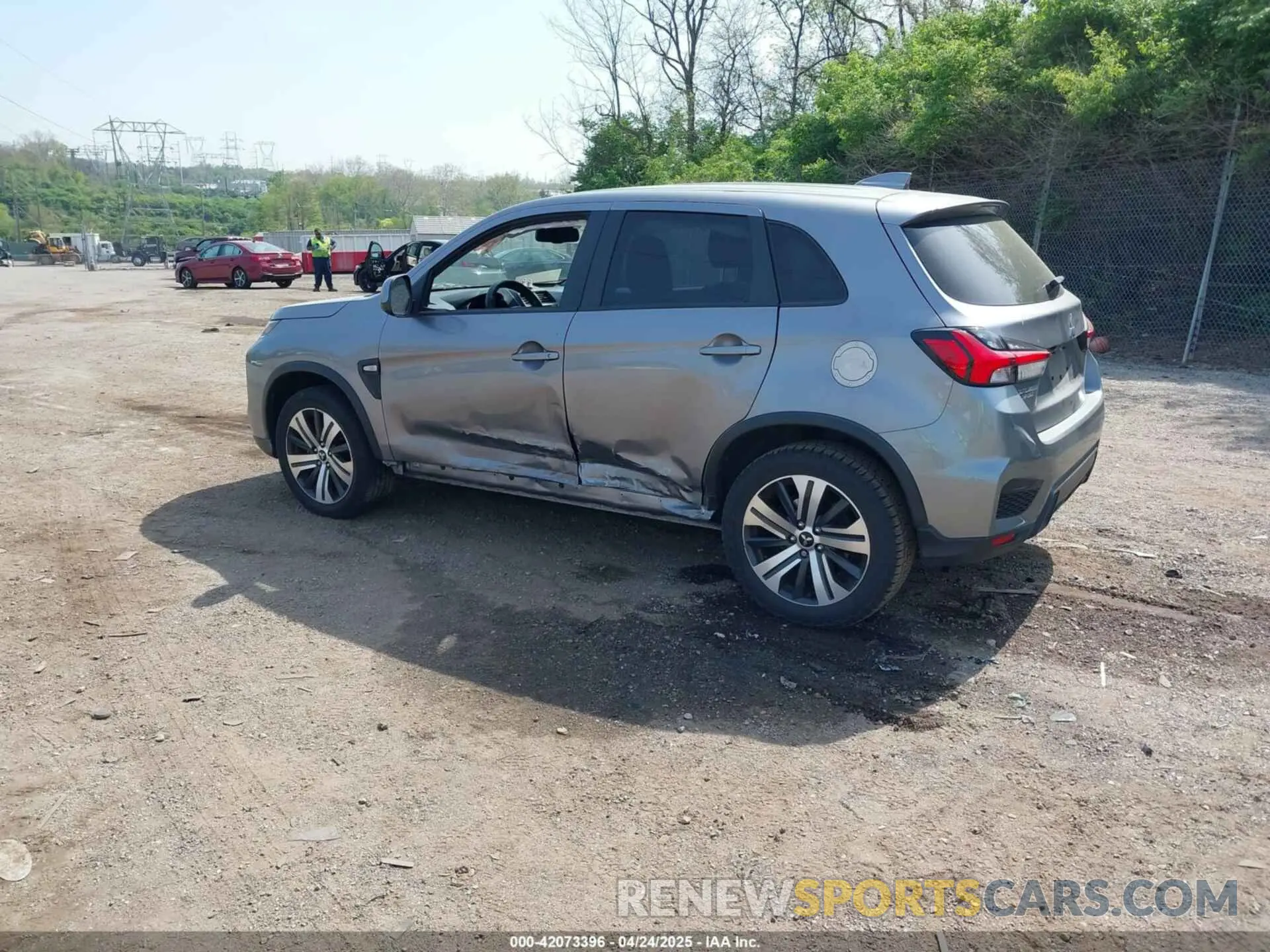 3 fotografías del automóvil dañado JA4APUAU1MU001501 MITSUBISHI OUTLANDER SPORT 2021