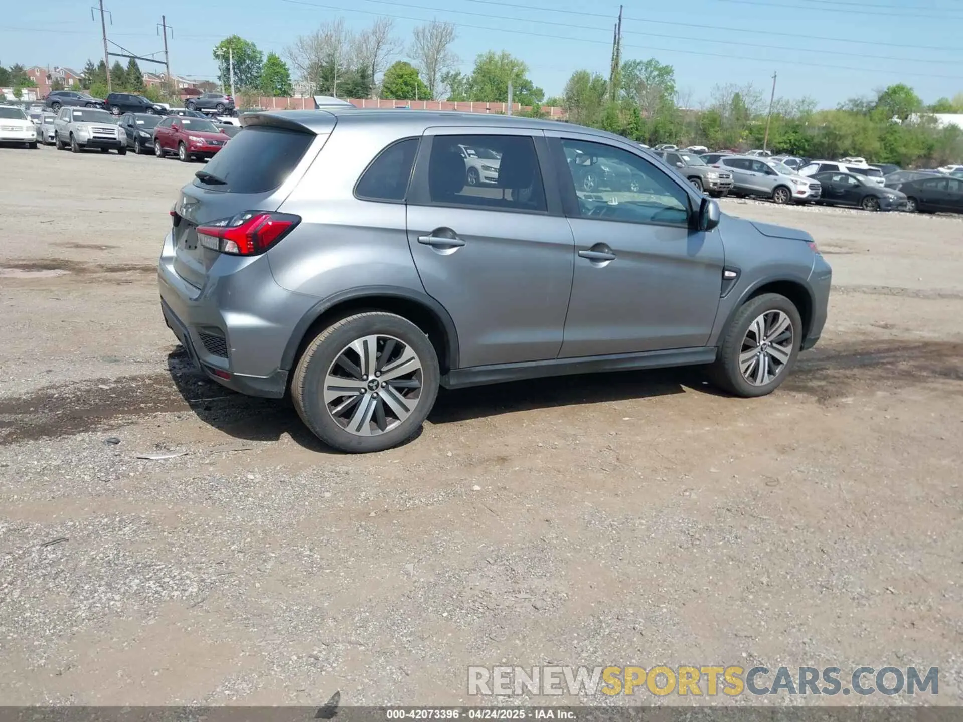 4 fotografías del automóvil dañado JA4APUAU1MU001501 MITSUBISHI OUTLANDER SPORT 2021