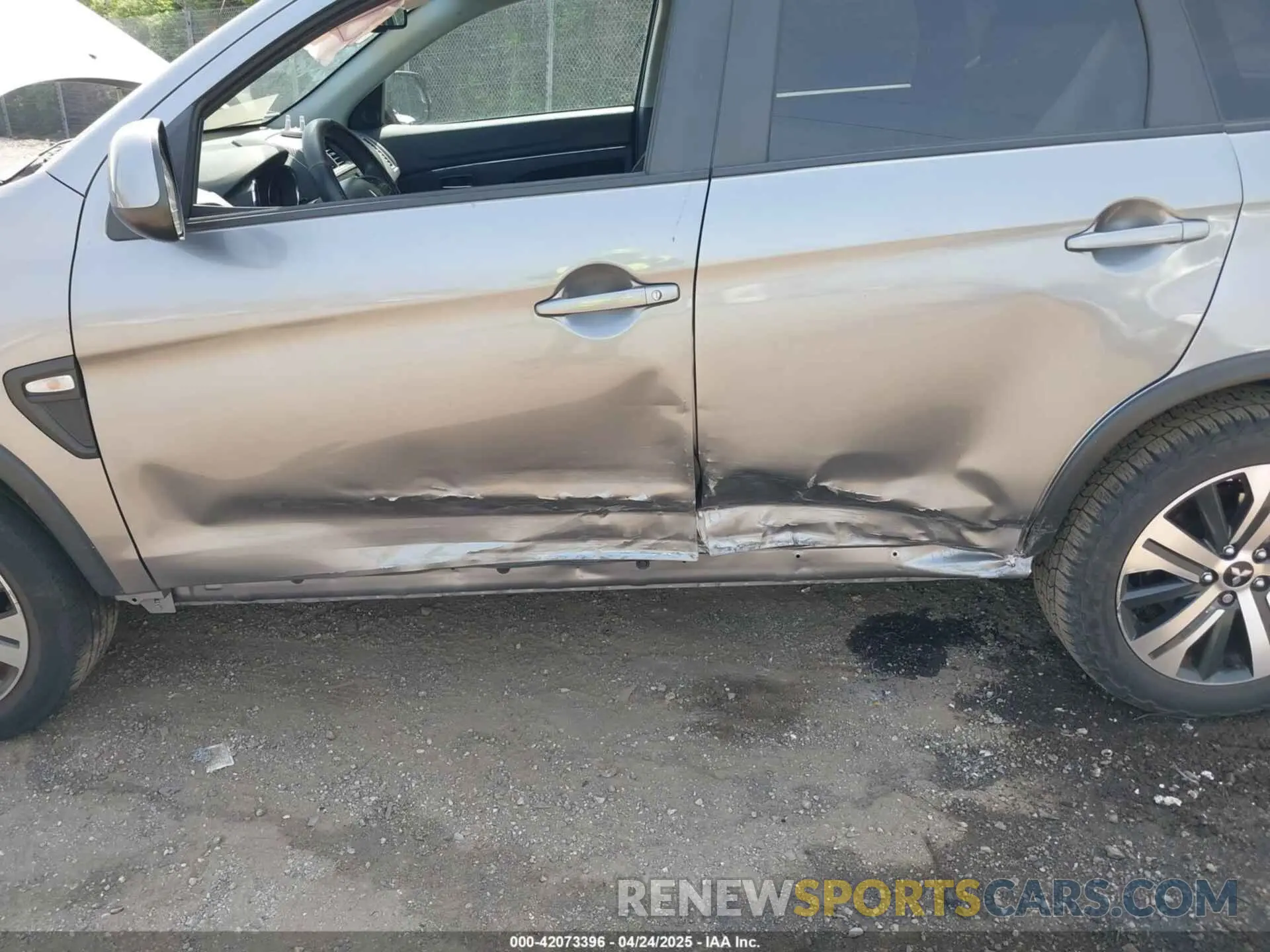 6 fotografías del automóvil dañado JA4APUAU1MU001501 MITSUBISHI OUTLANDER SPORT 2021