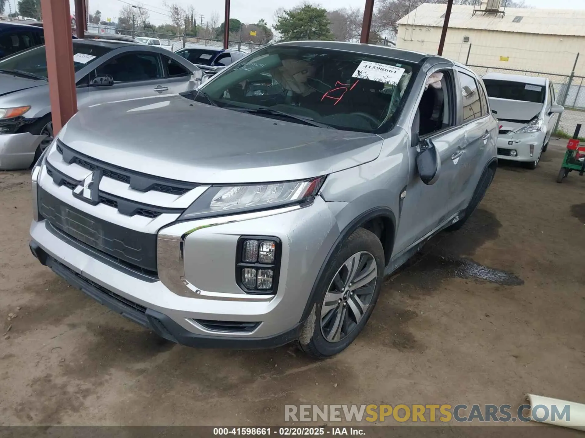2 fotografías del automóvil dañado JA4APUAU1MU006049 MITSUBISHI OUTLANDER SPORT 2021
