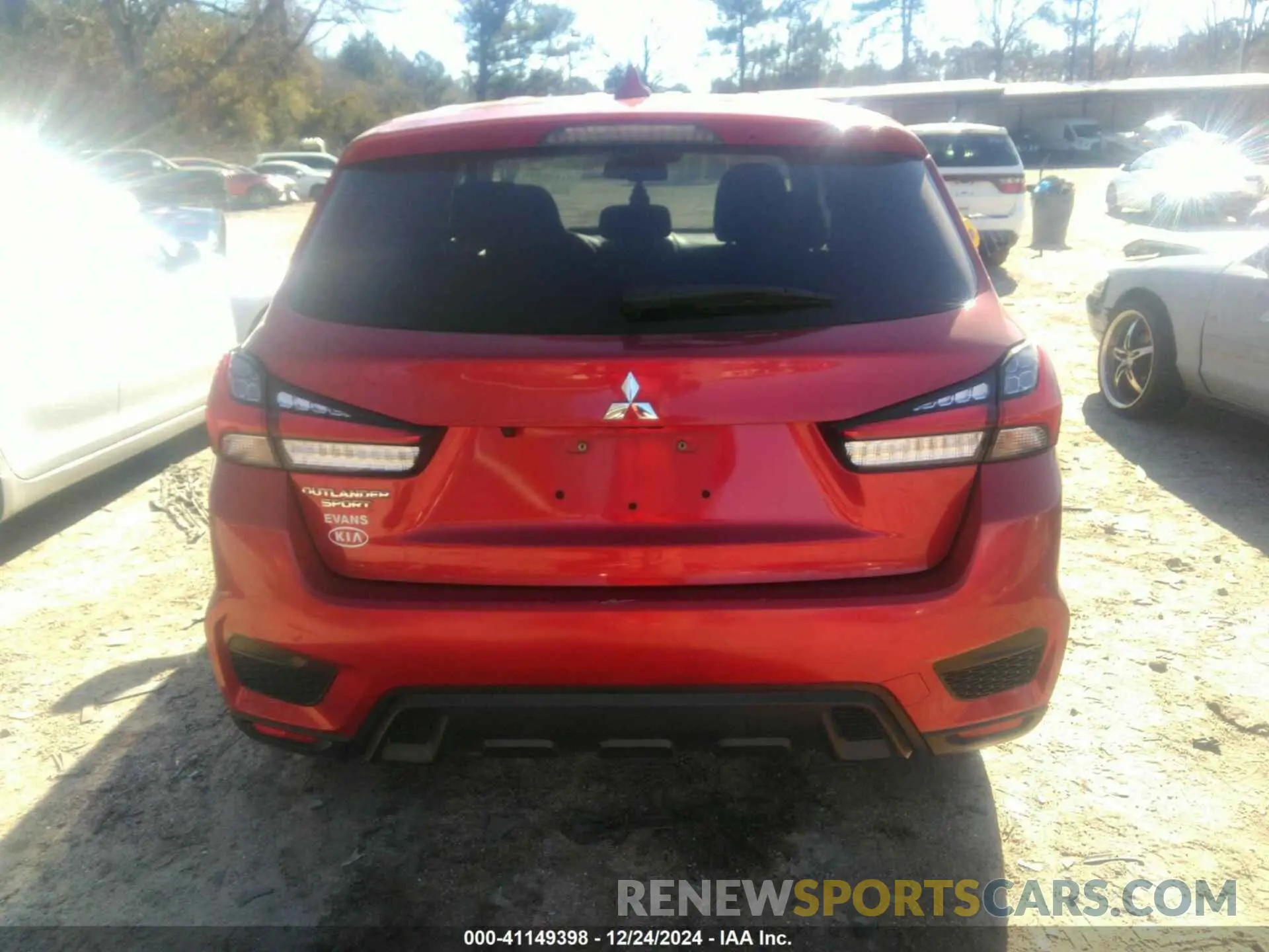 16 fotografías del automóvil dañado JA4APUAU1MU021795 MITSUBISHI OUTLANDER SPORT 2021