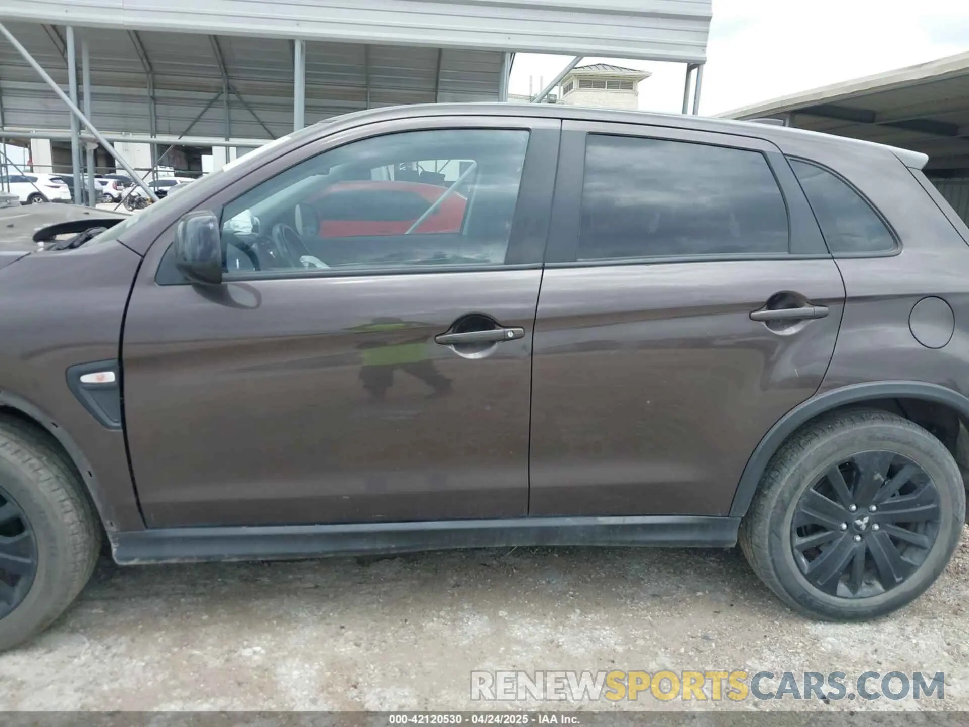 15 fotografías del automóvil dañado JA4APUAU3MU008434 MITSUBISHI OUTLANDER SPORT 2021