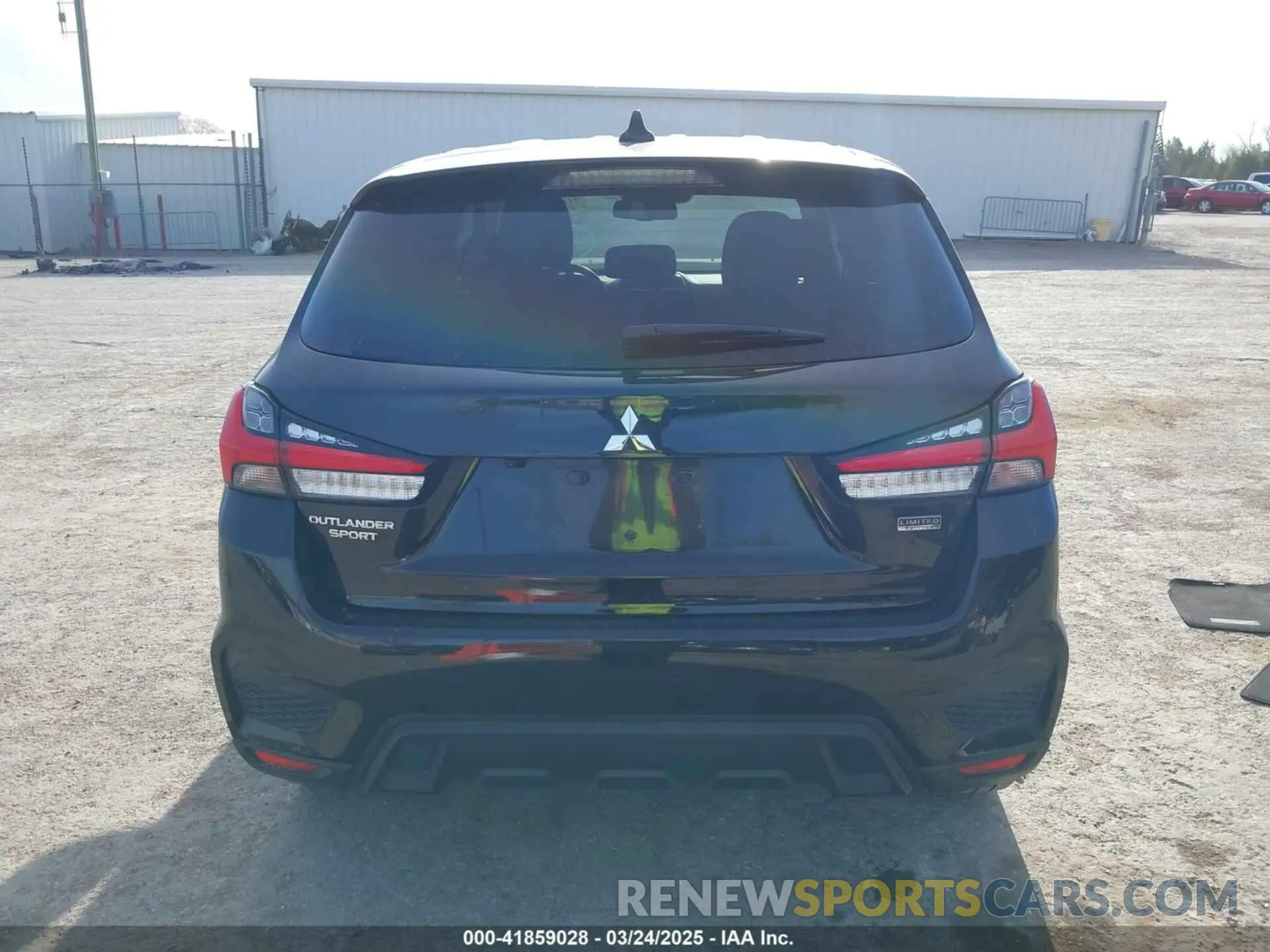 17 fotografías del automóvil dañado JA4APUAU4MU031026 MITSUBISHI OUTLANDER SPORT 2021