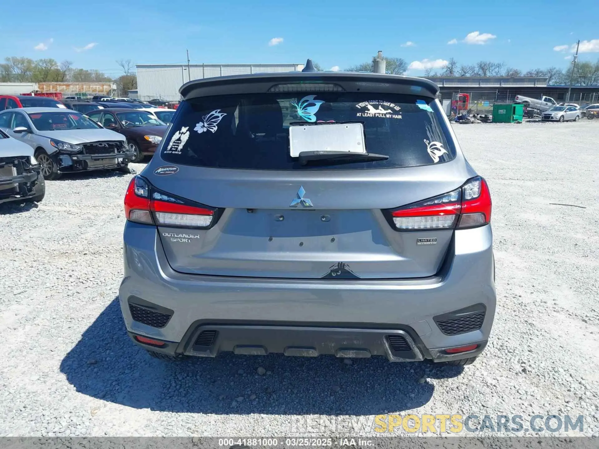 16 fotografías del automóvil dañado JA4APUAU6MU021145 MITSUBISHI OUTLANDER SPORT 2021