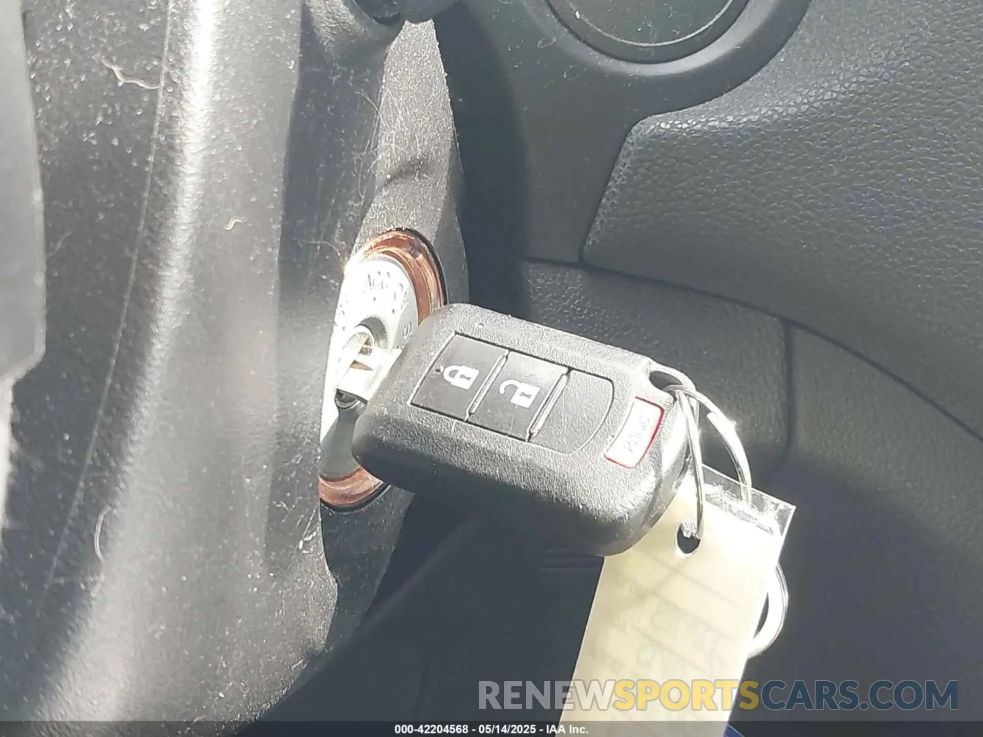 11 fotografías del automóvil dañado JA4APUAU8MU034978 MITSUBISHI OUTLANDER SPORT 2021