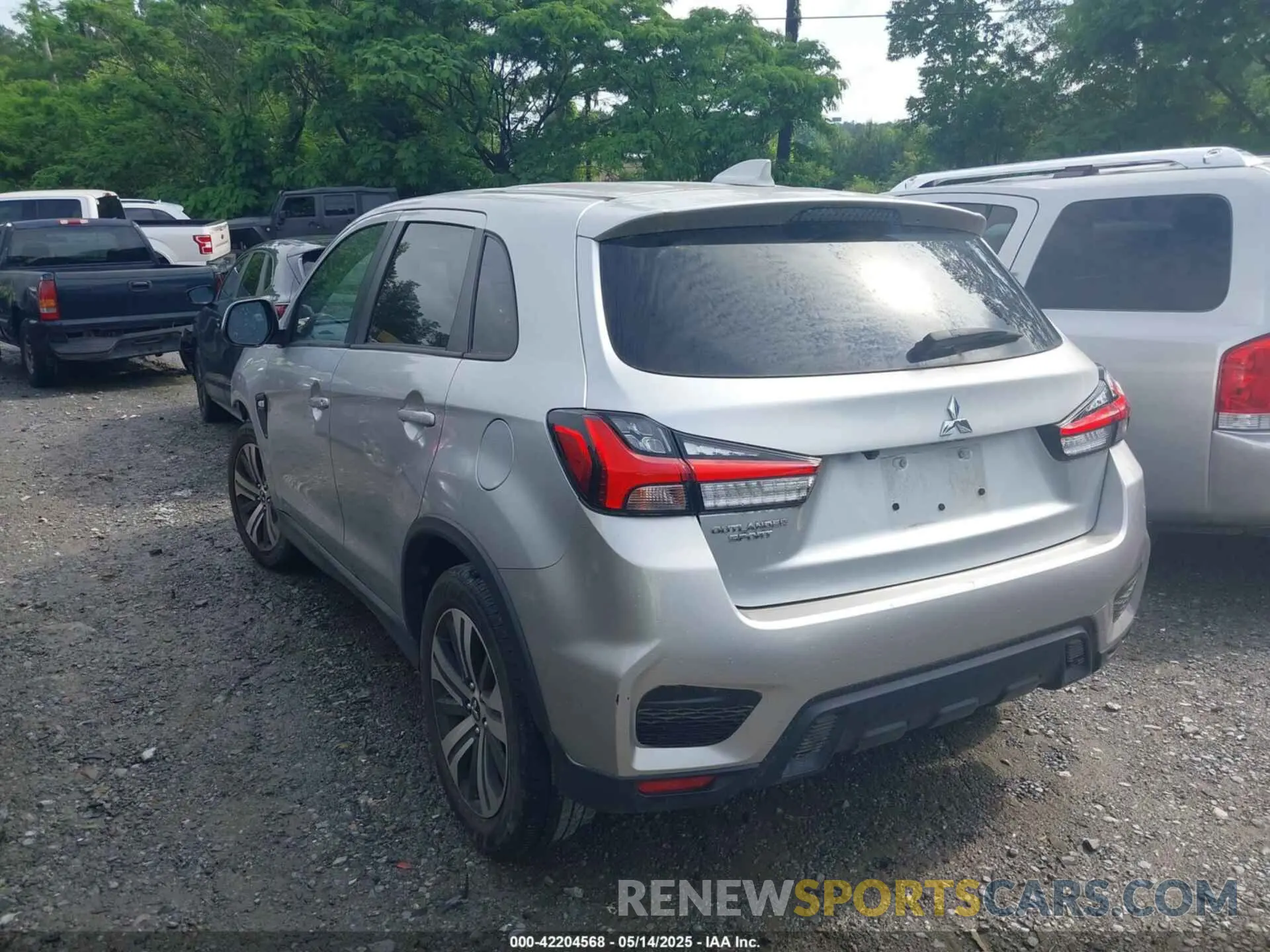 3 fotografías del automóvil dañado JA4APUAU8MU034978 MITSUBISHI OUTLANDER SPORT 2021