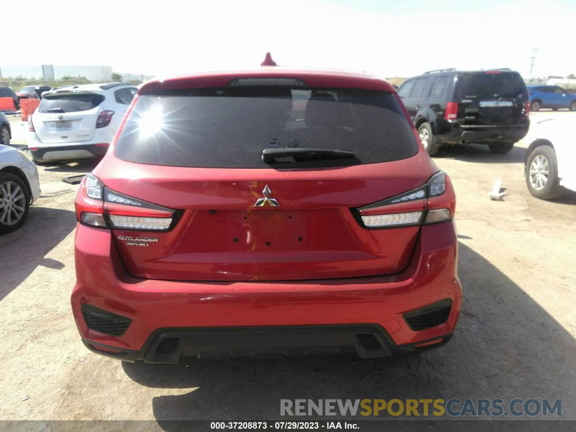 14 fotografías del automóvil dañado JA4APUAU9MU015078 MITSUBISHI OUTLANDER SPORT 2021