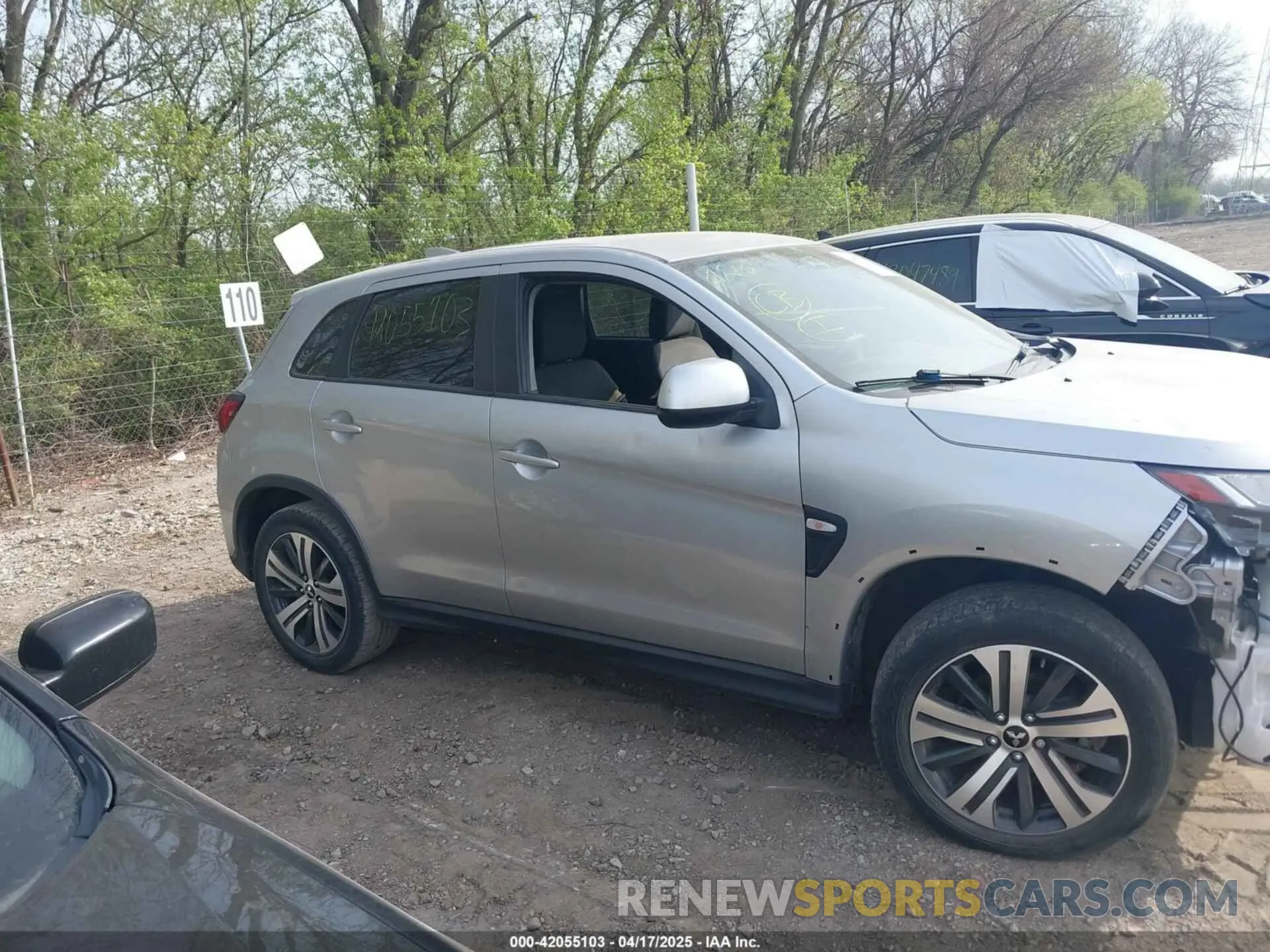 14 fotografías del automóvil dañado JA4APUAU9MU031863 MITSUBISHI OUTLANDER SPORT 2021