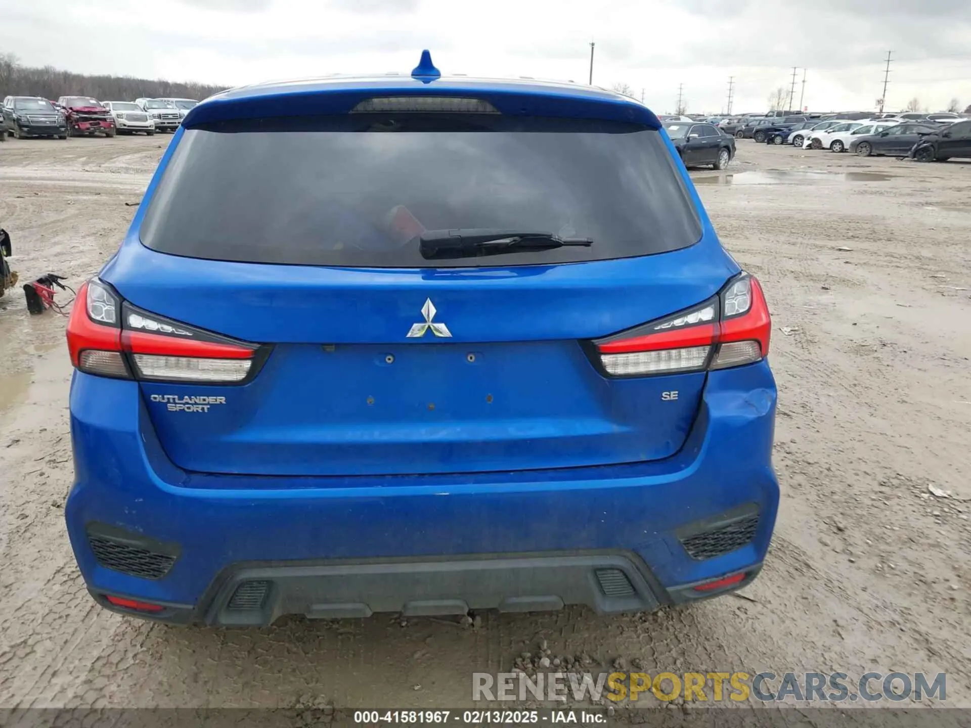 16 fotografías del automóvil dañado JA4APVAU7MU011729 MITSUBISHI OUTLANDER SPORT 2021