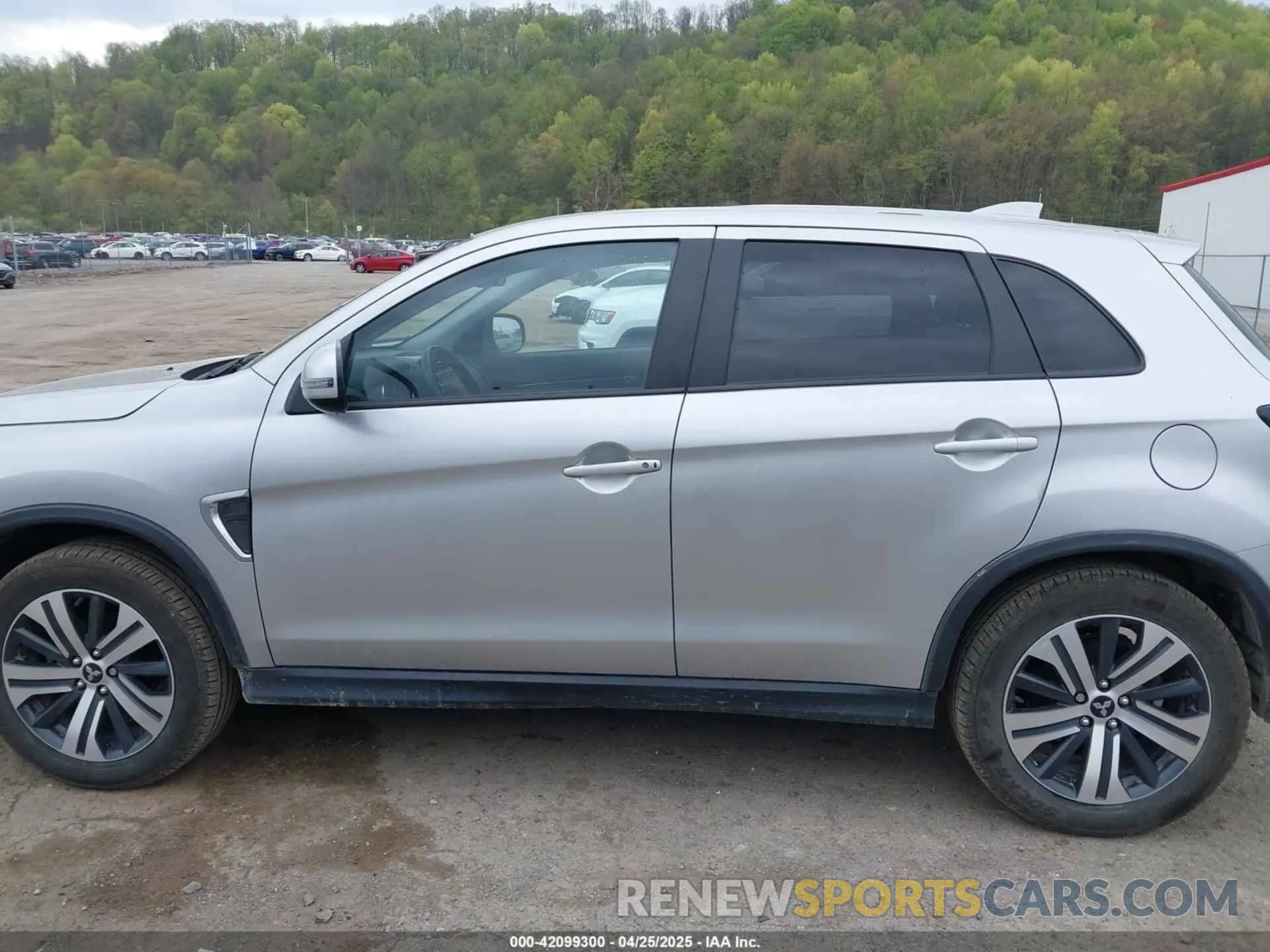 14 fotografías del automóvil dañado JA4ARUAU1MU031303 MITSUBISHI OUTLANDER SPORT 2021