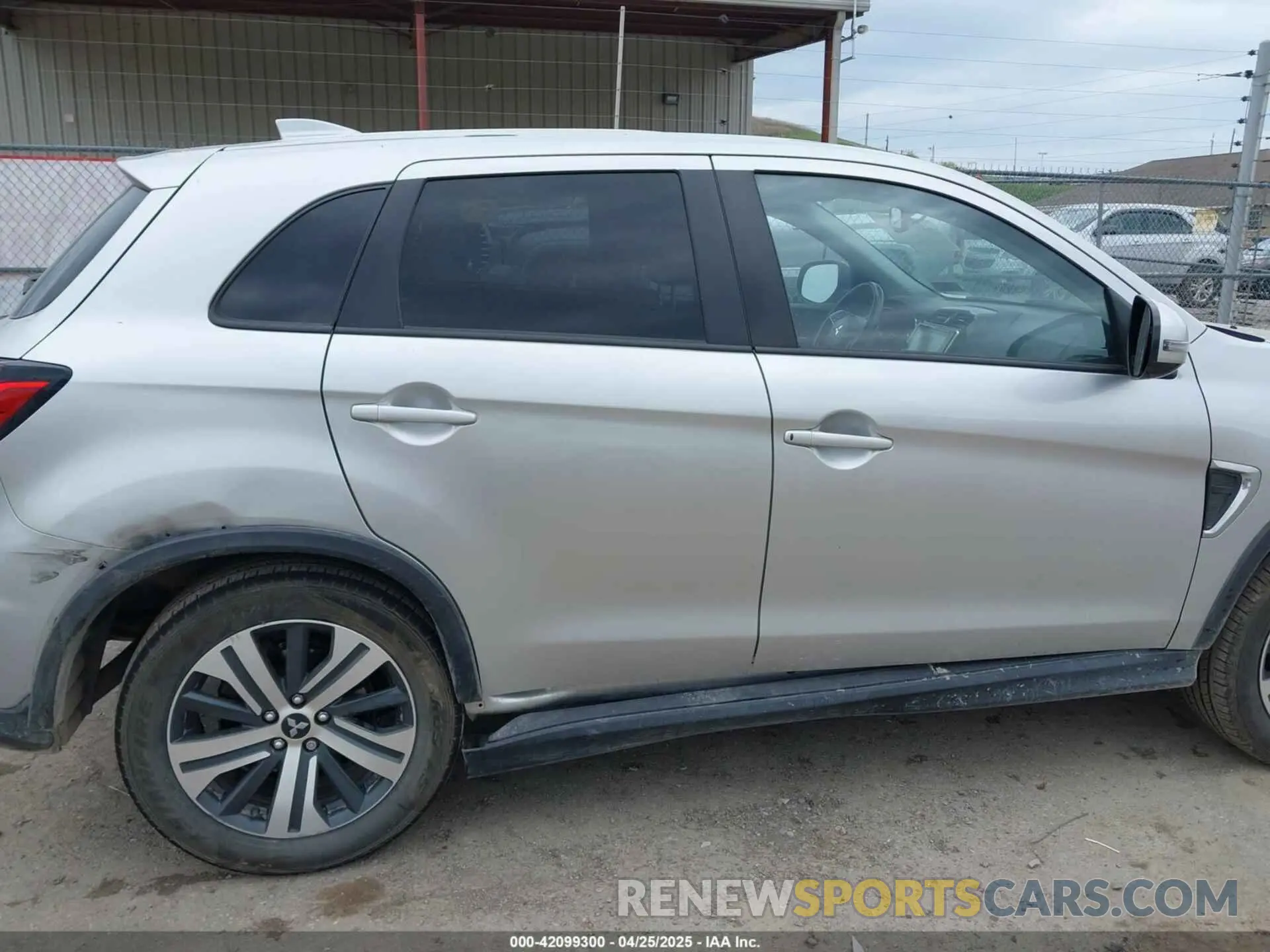 6 fotografías del automóvil dañado JA4ARUAU1MU031303 MITSUBISHI OUTLANDER SPORT 2021
